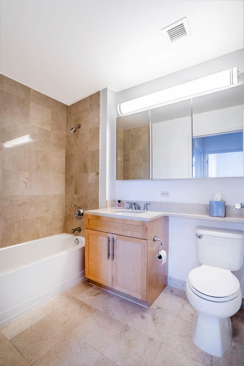 40-26 college point Boulevard # 16E, Flushing, NY 11354