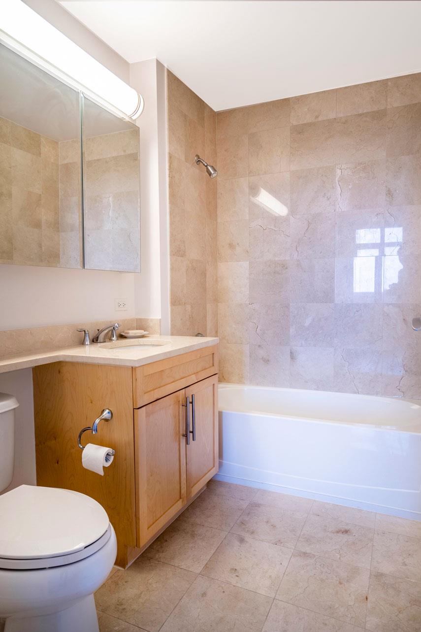 40-26 college point Boulevard # 16E, Flushing, NY 11354