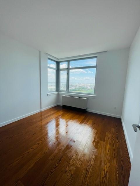 40-26 college point Boulevard # 16E, Flushing, NY 11354