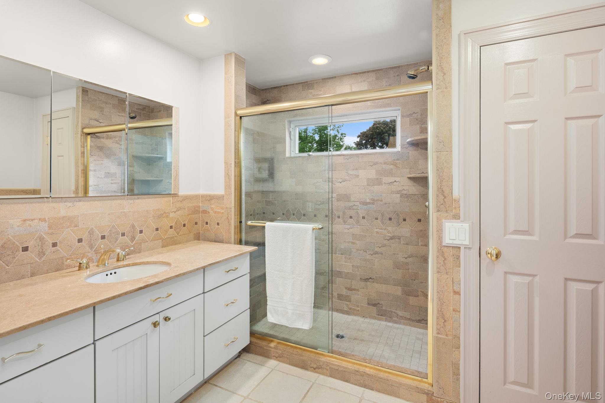 551 Minnieford Avenue, Bronx, NY 10464