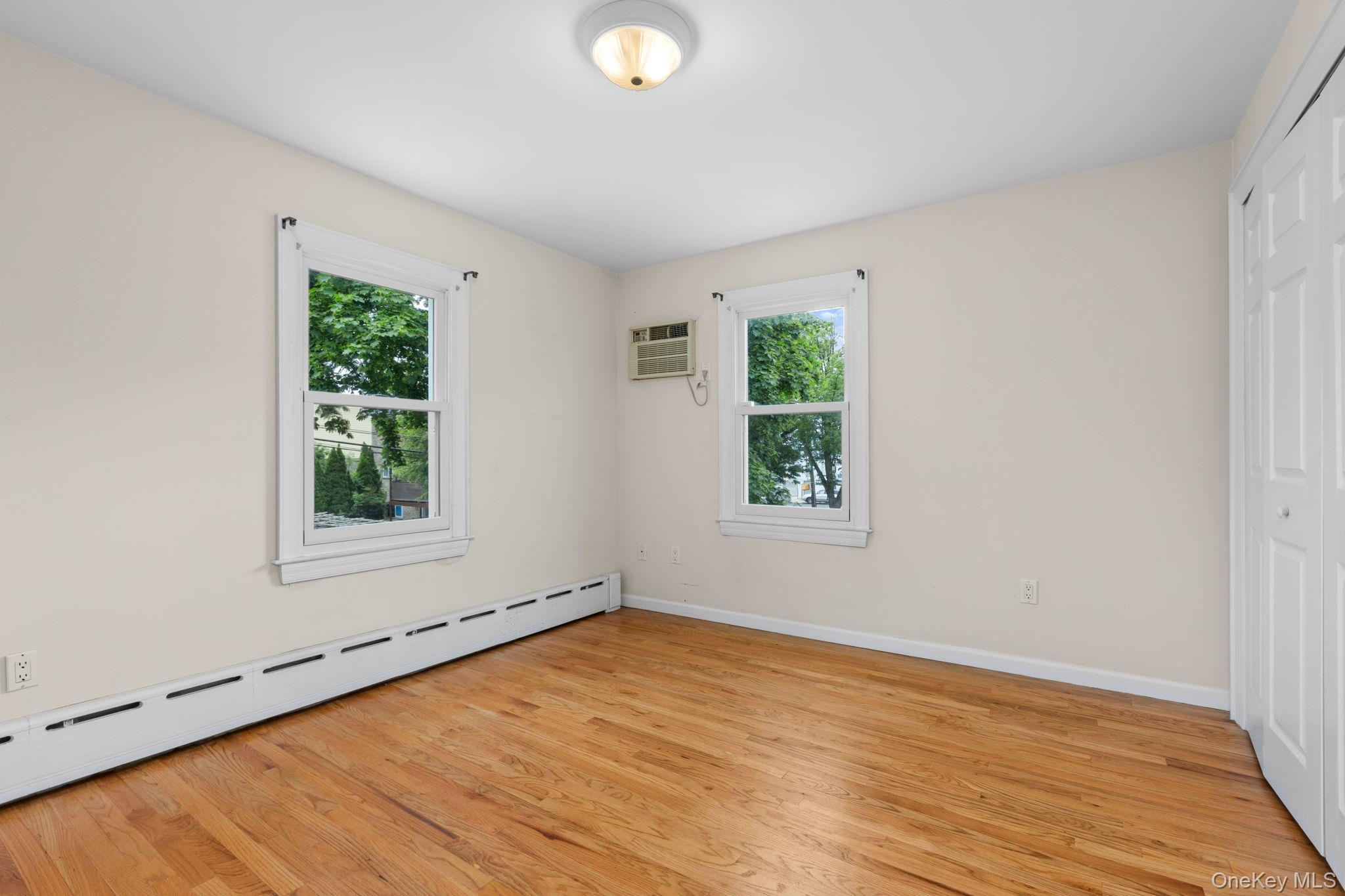 551 Minnieford Avenue, Bronx, NY 10464