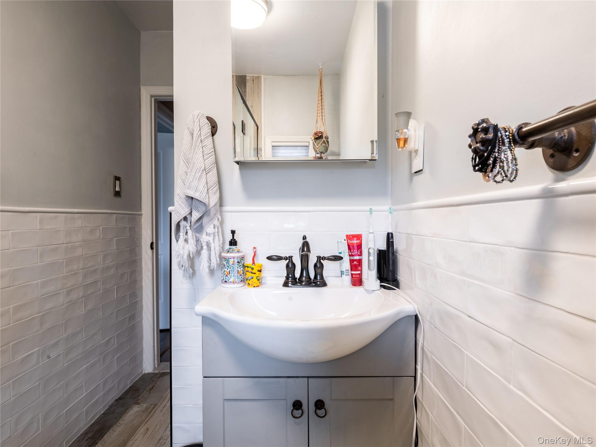 215 Middle Neck Road # 15-2A, Great Neck, NY 11021