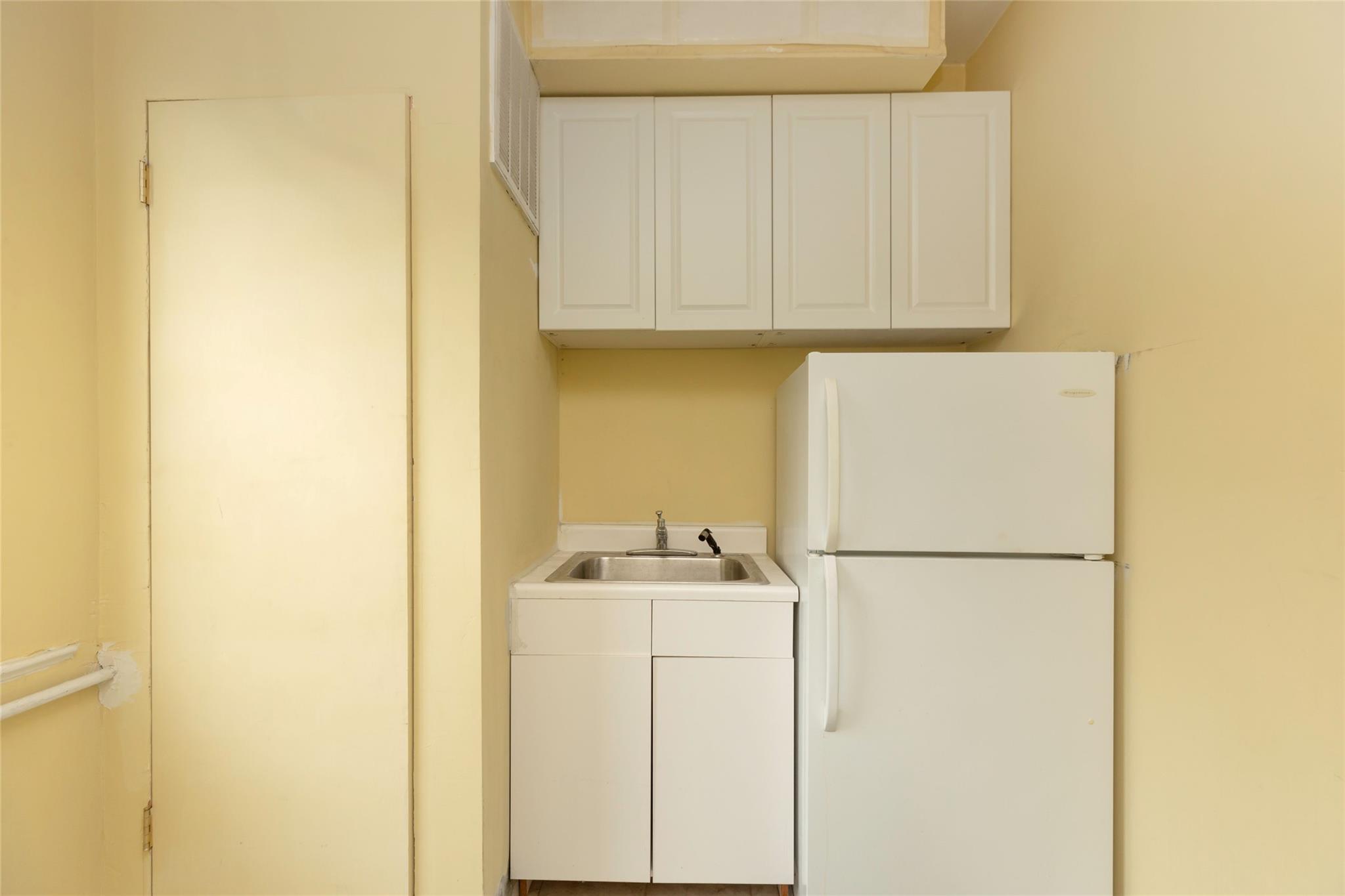 3651 E Tremont Avenue, Bronx, NY 10465