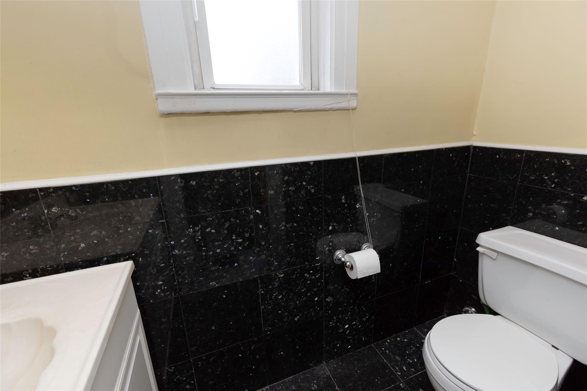 3651 E Tremont Avenue, Bronx, NY 10465