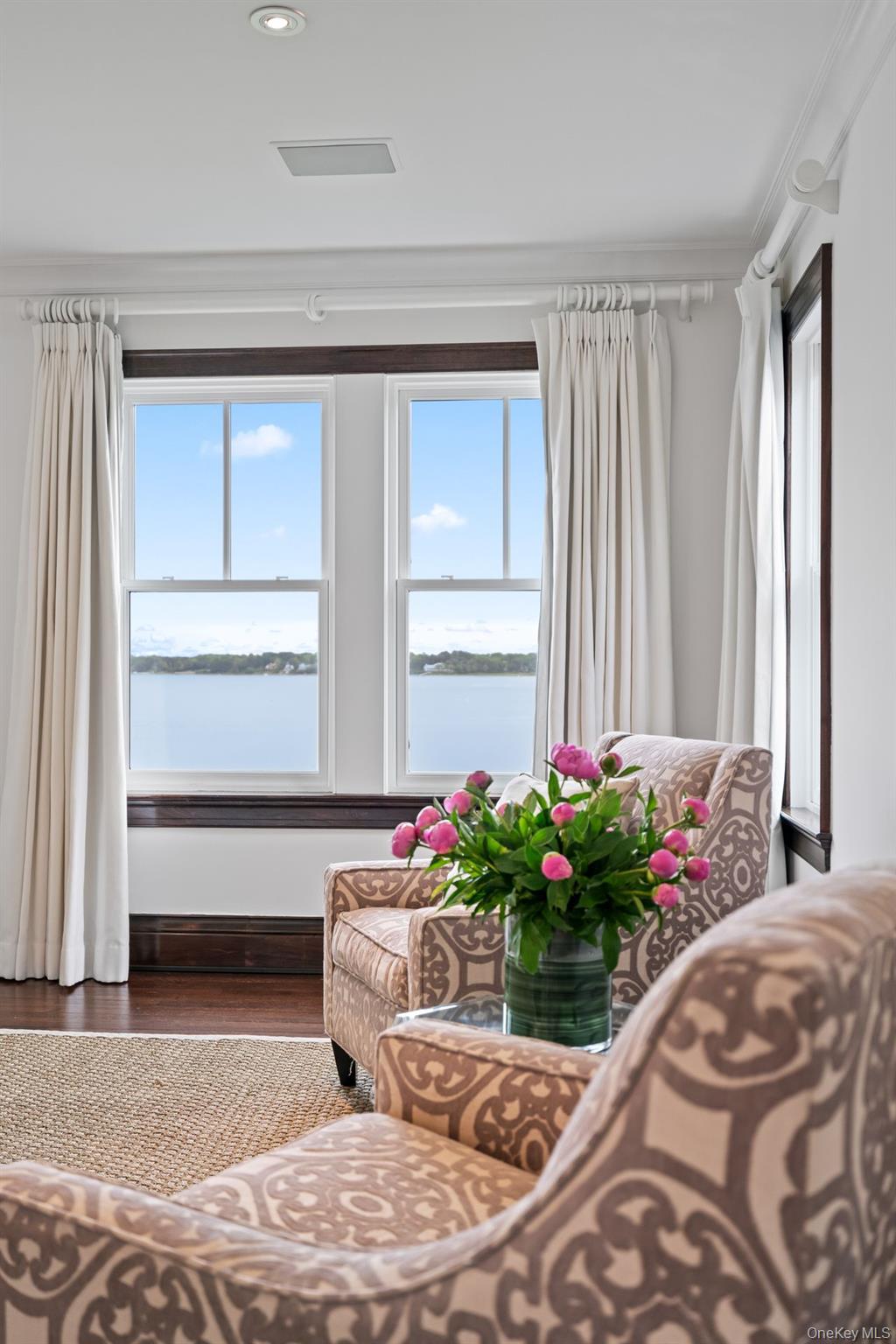 998 West Shore Road, Mill Neck, NY 11771