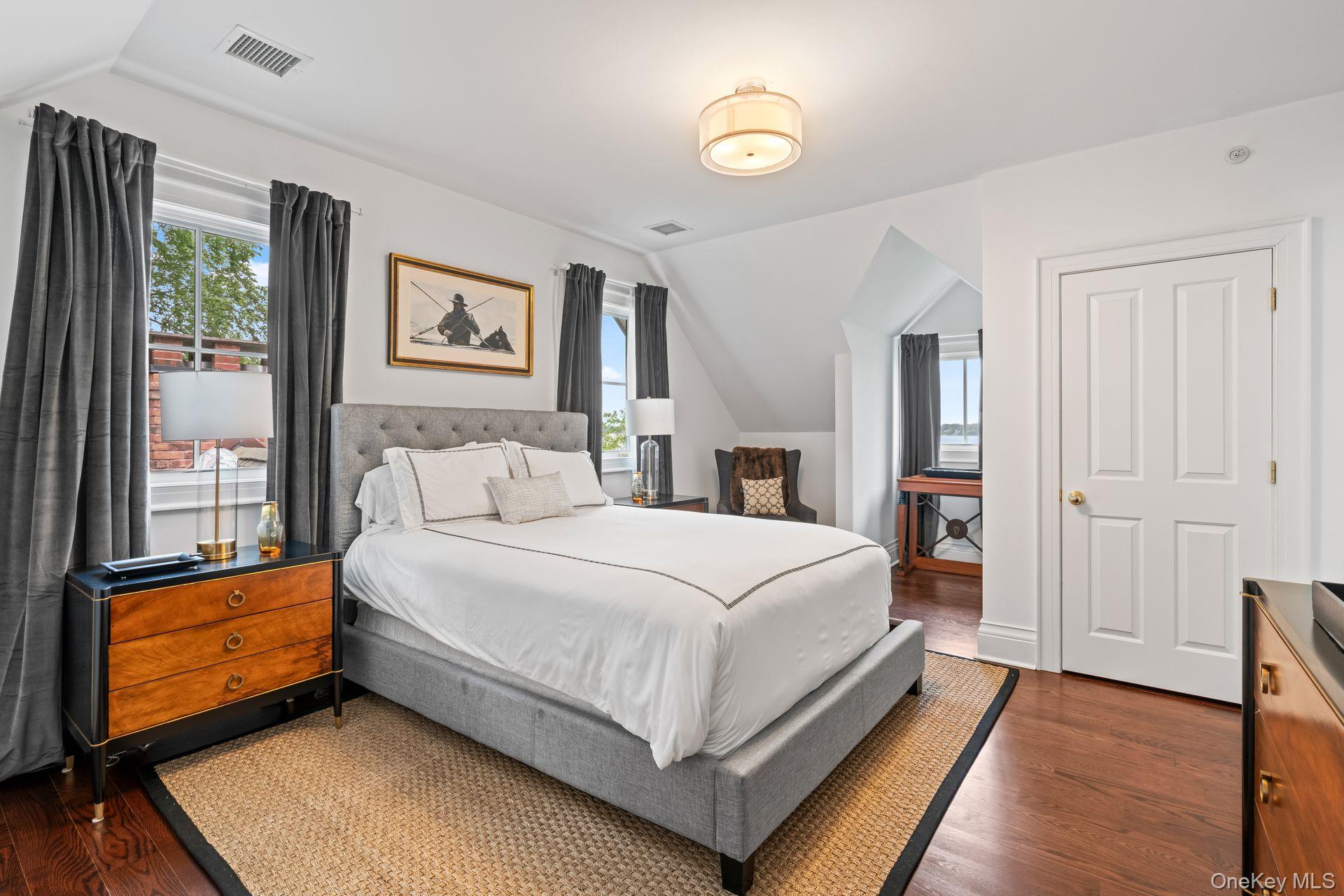 998 West Shore Road, Mill Neck, NY 11771