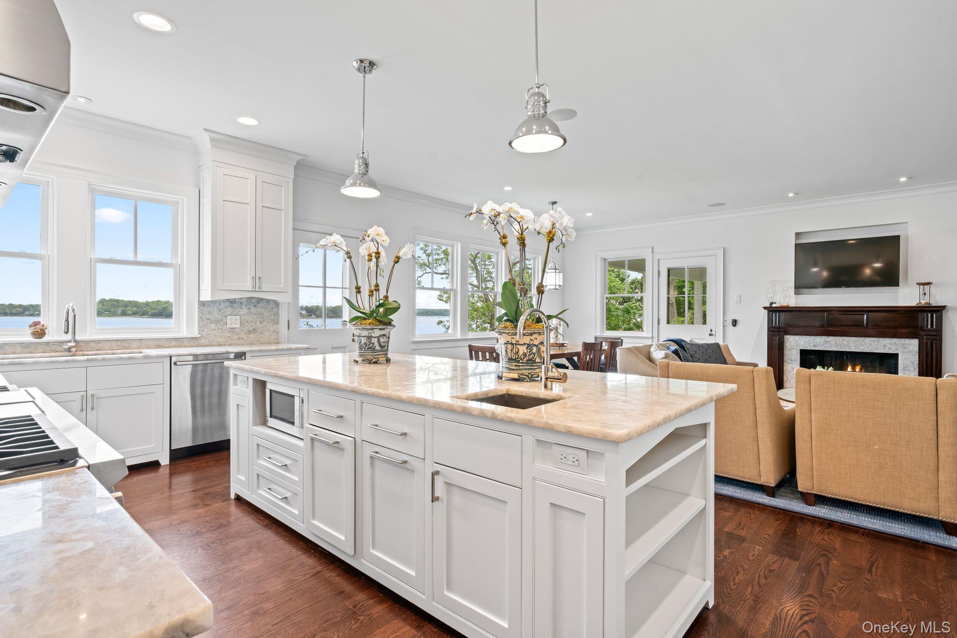 998 West Shore Road, Mill Neck, NY 11771