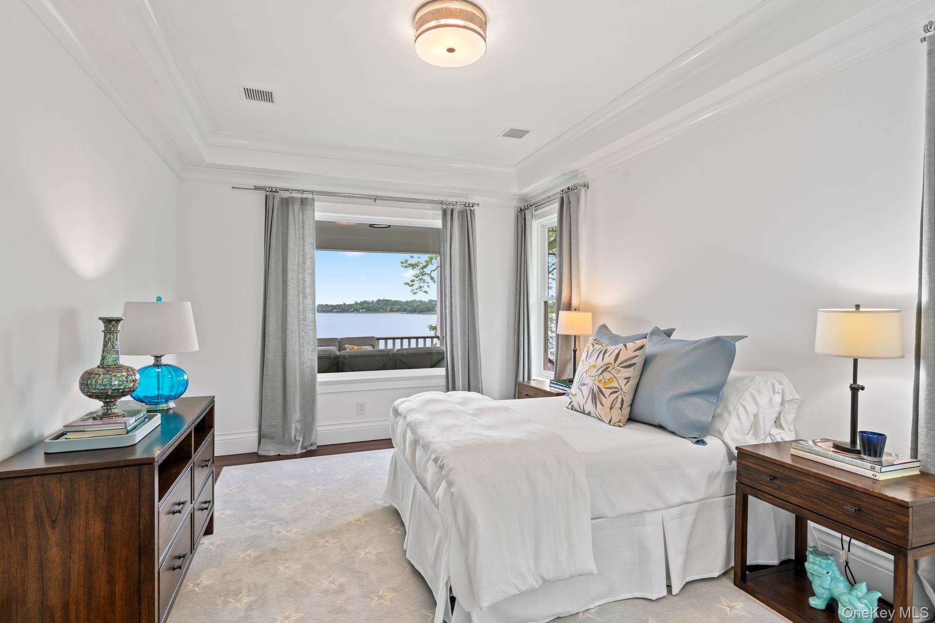 998 West Shore Road, Mill Neck, NY 11771