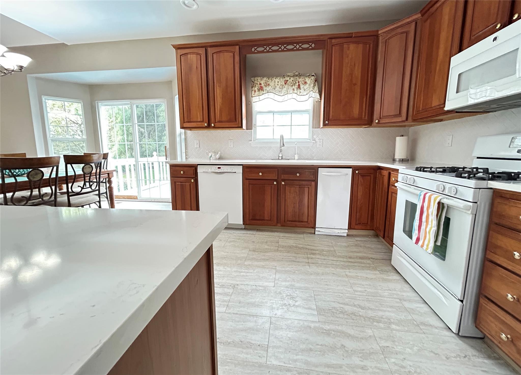 25 Willowbend Lane, Holtsville, NY 11742