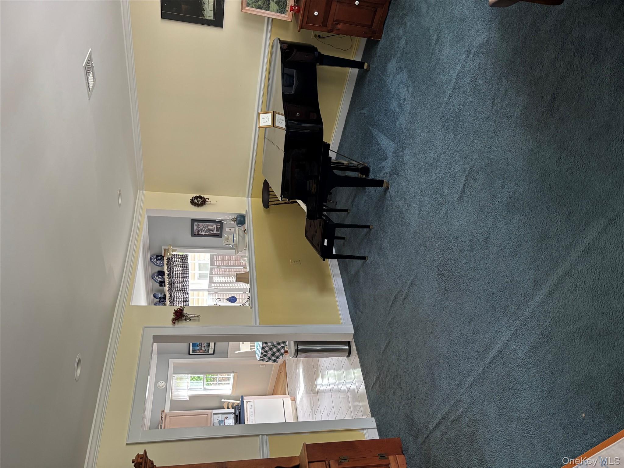 190 Canterbury Drive, Ridge, NY 11961