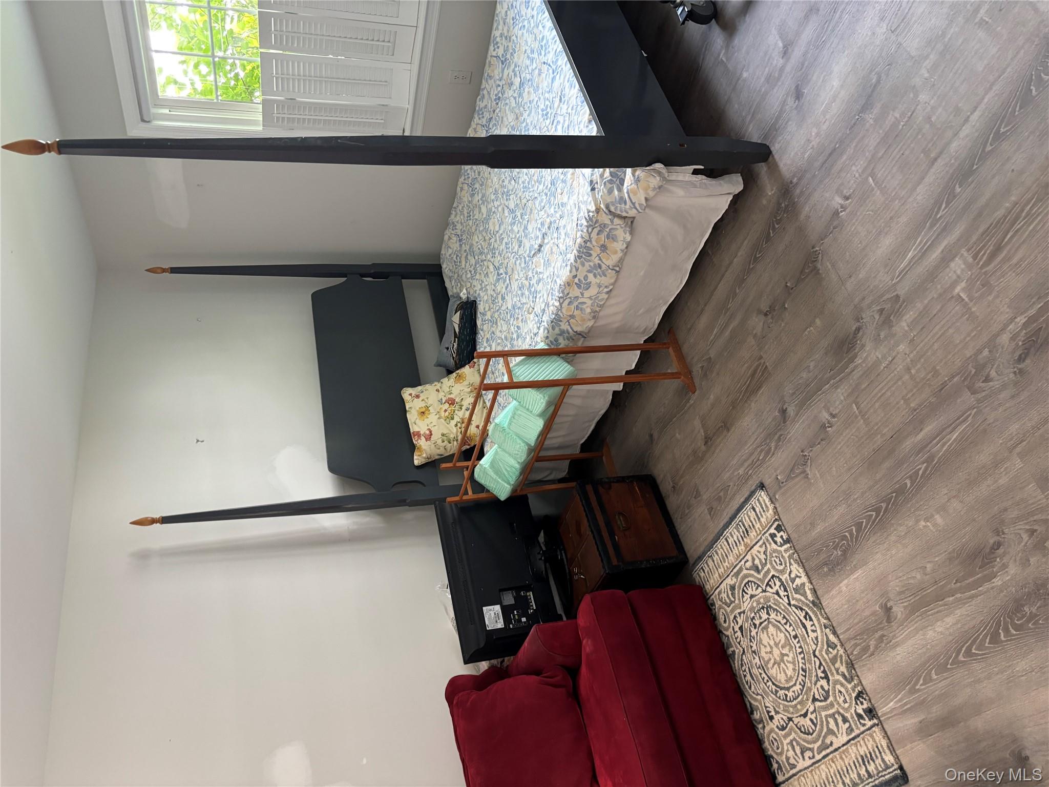 190 Canterbury Drive, Ridge, NY 11961