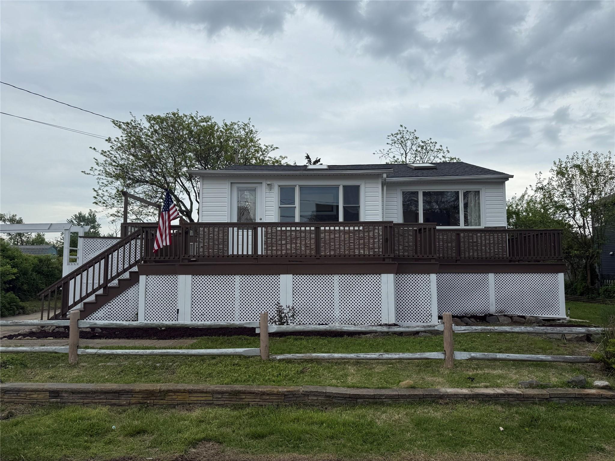 812 Beach Street, Lindenhurst, NY 11757