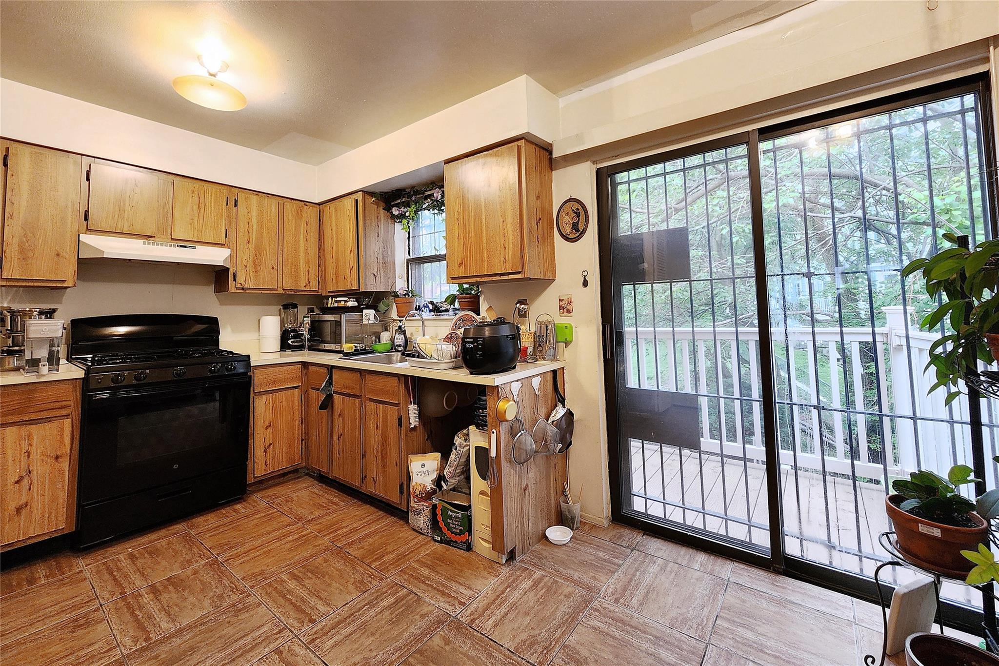 120-16 Cove Court # 87A, College Point, NY 11356