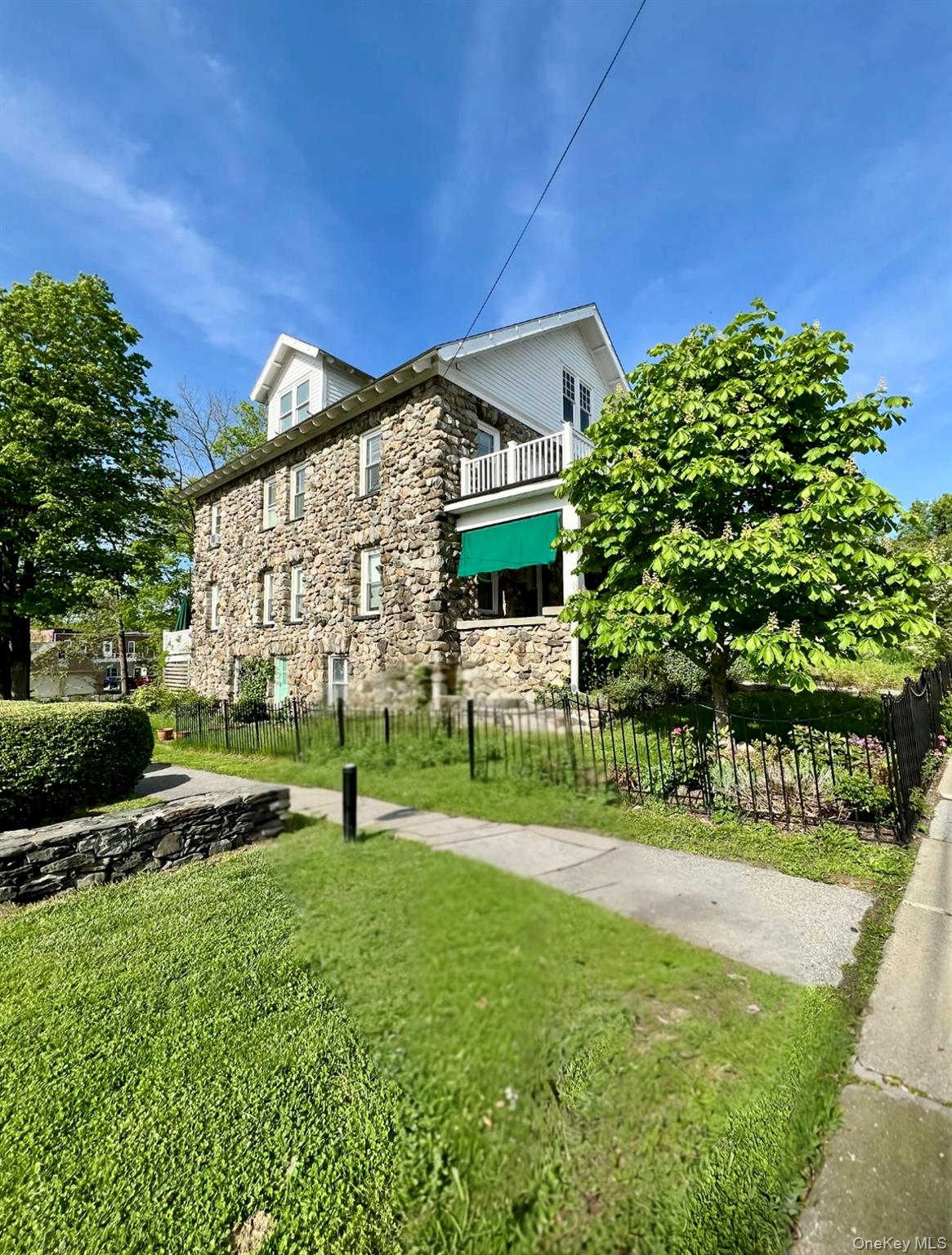 17 Washington Avenue, Millbrook, NY 12545