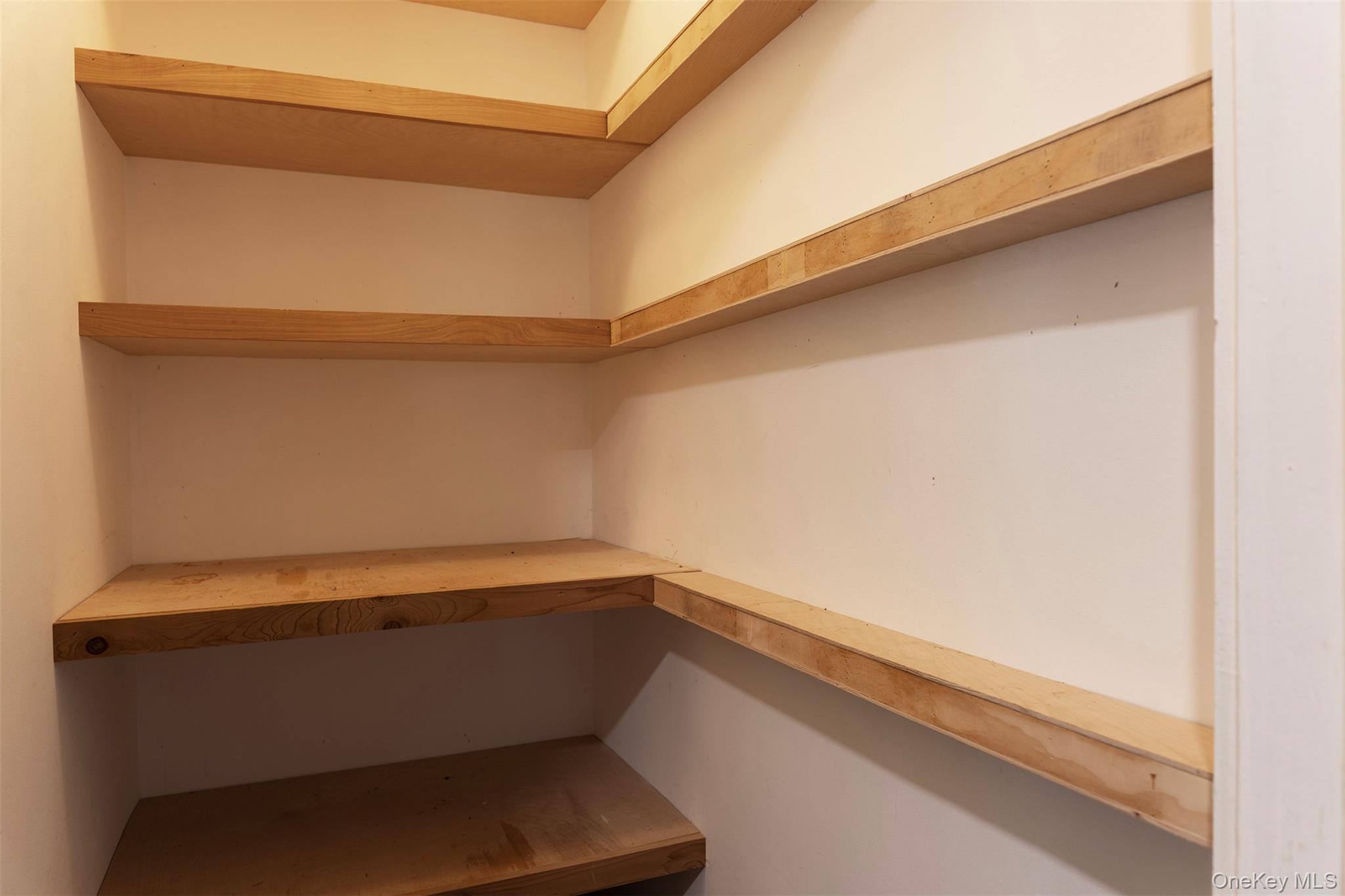 17 Washington Avenue, Millbrook, NY 12545