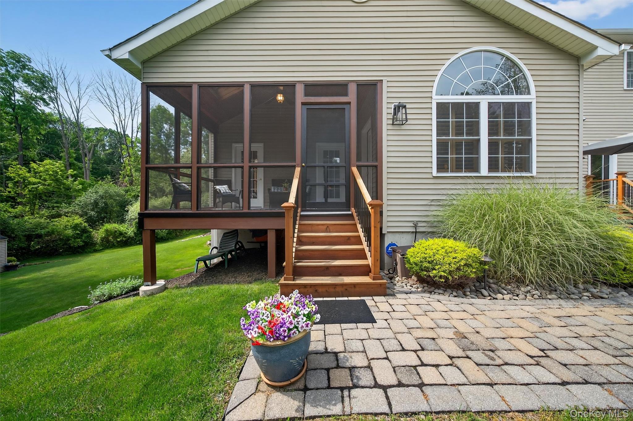 7 Stonewall Court, Warwick, NY 10990