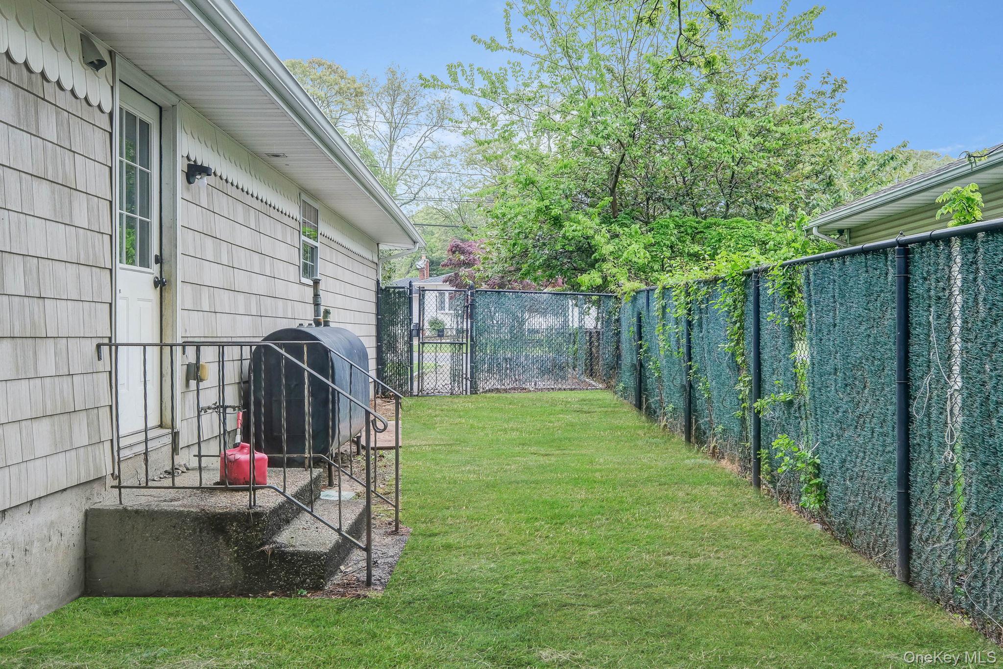 122 Eleanor Avenue, Mastic, NY 11950