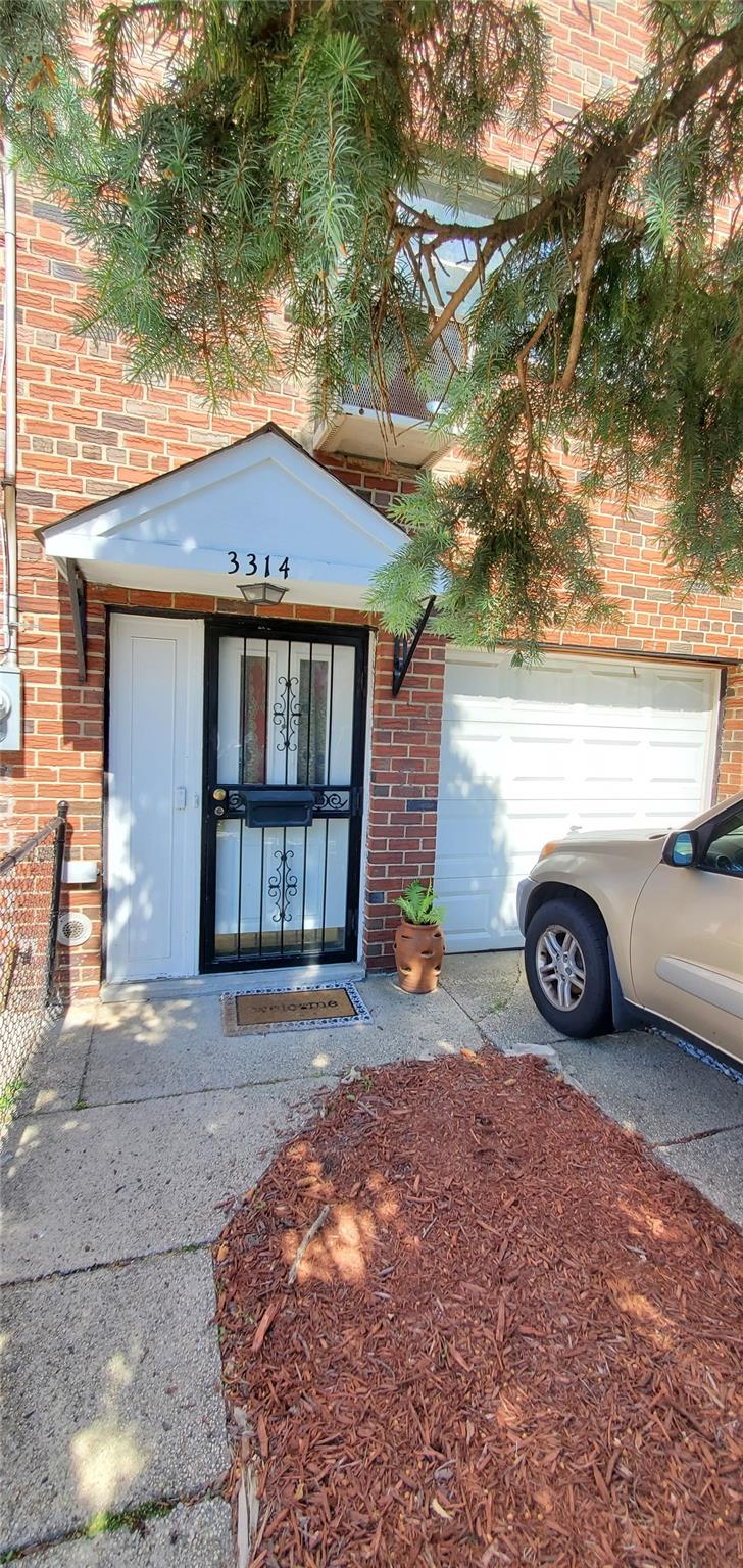 3314 Mickle, Bronx, NY 10469