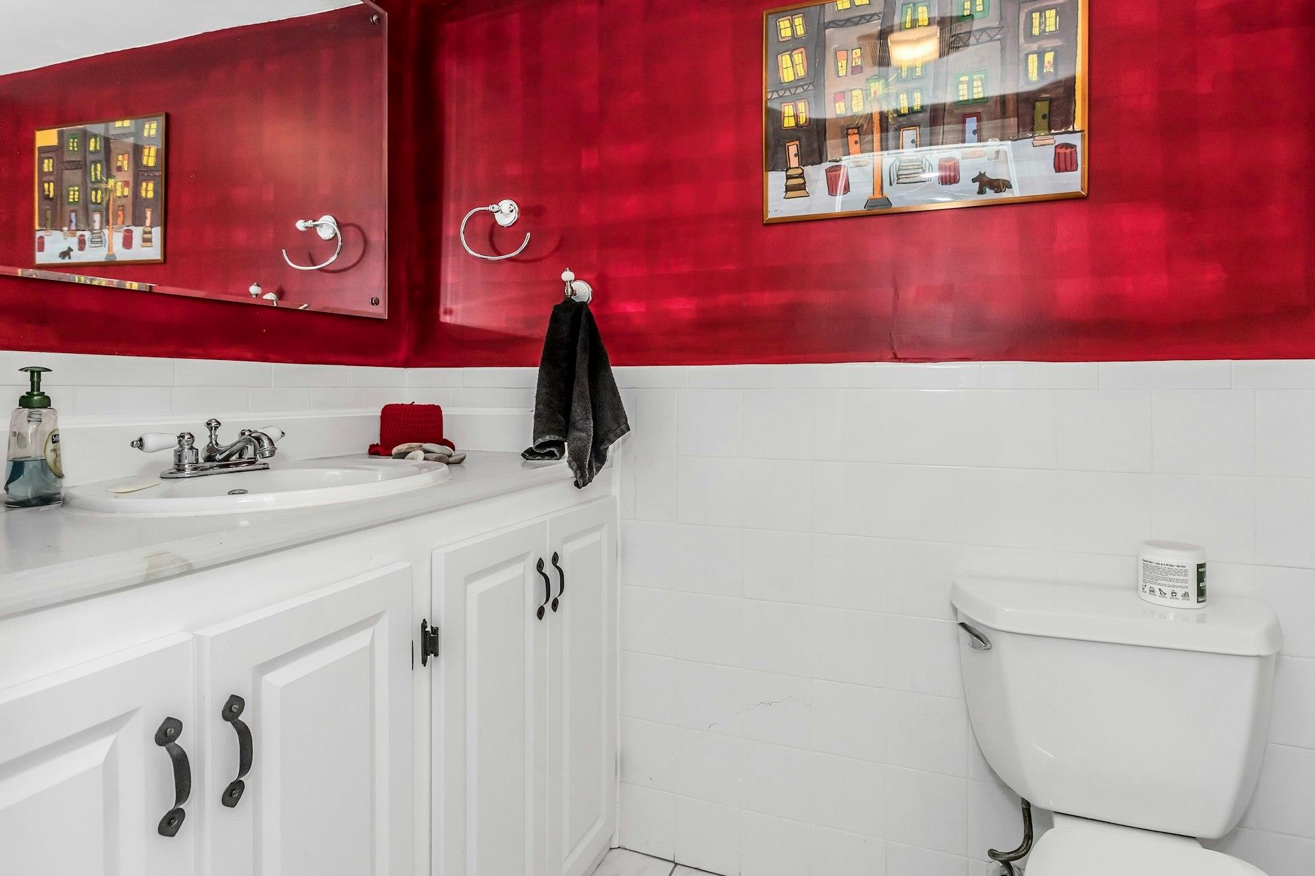 13 Delacey Avenue, East Quogue, NY 11942