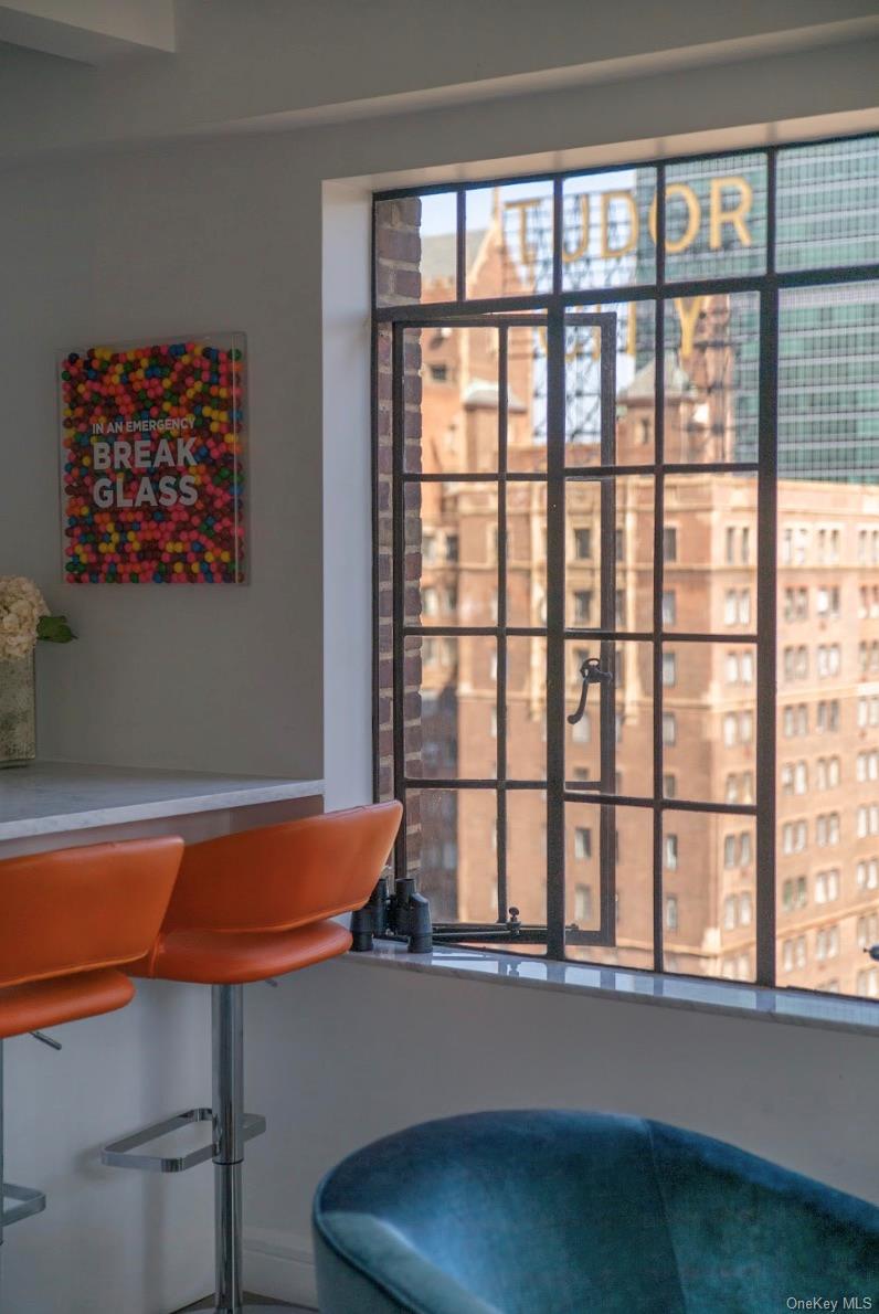 320 E 42nd Street # 2218, New York (Manhattan), NY 10017