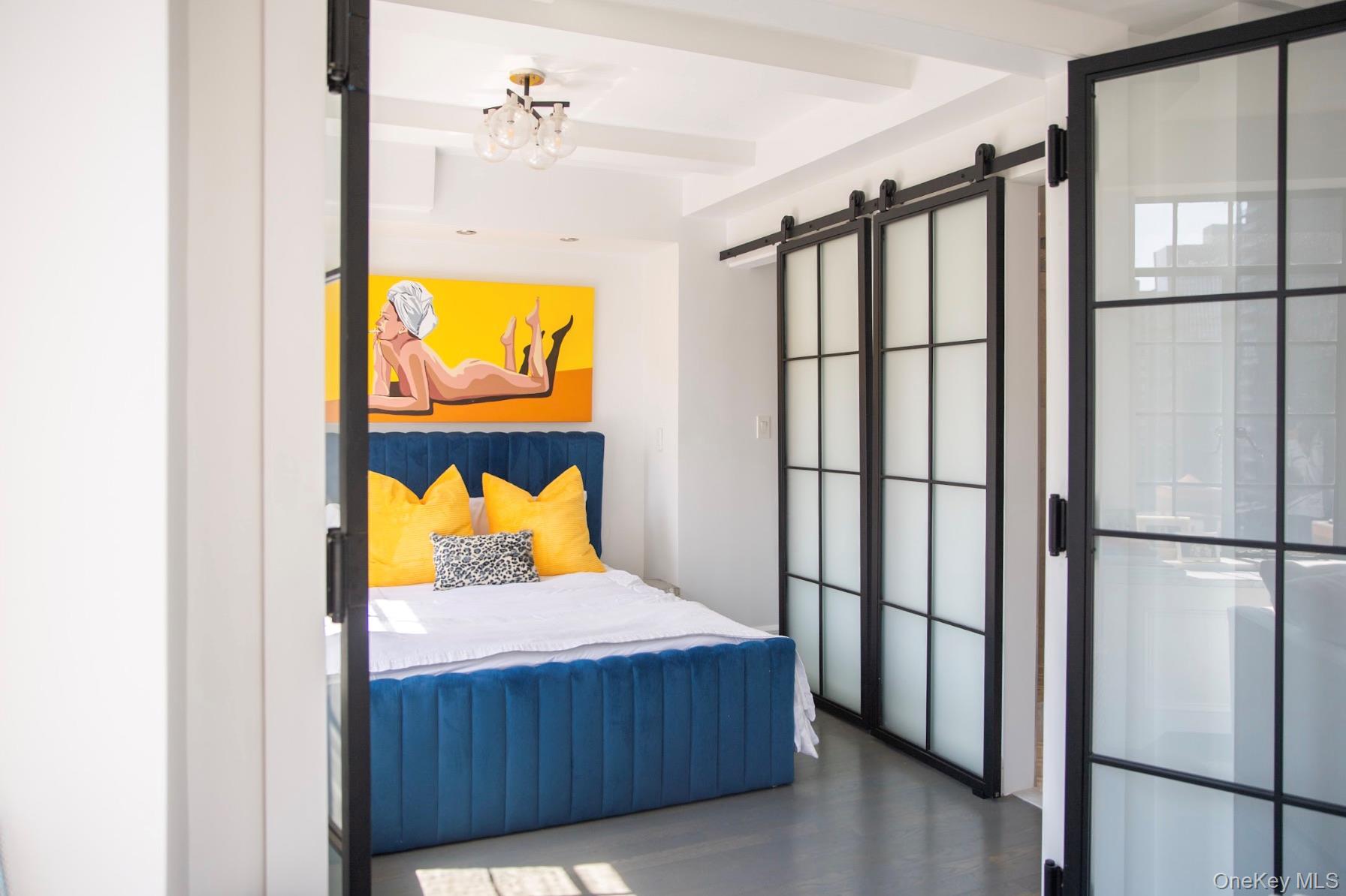 320 E 42nd Street # 2218, New York (Manhattan), NY 10017