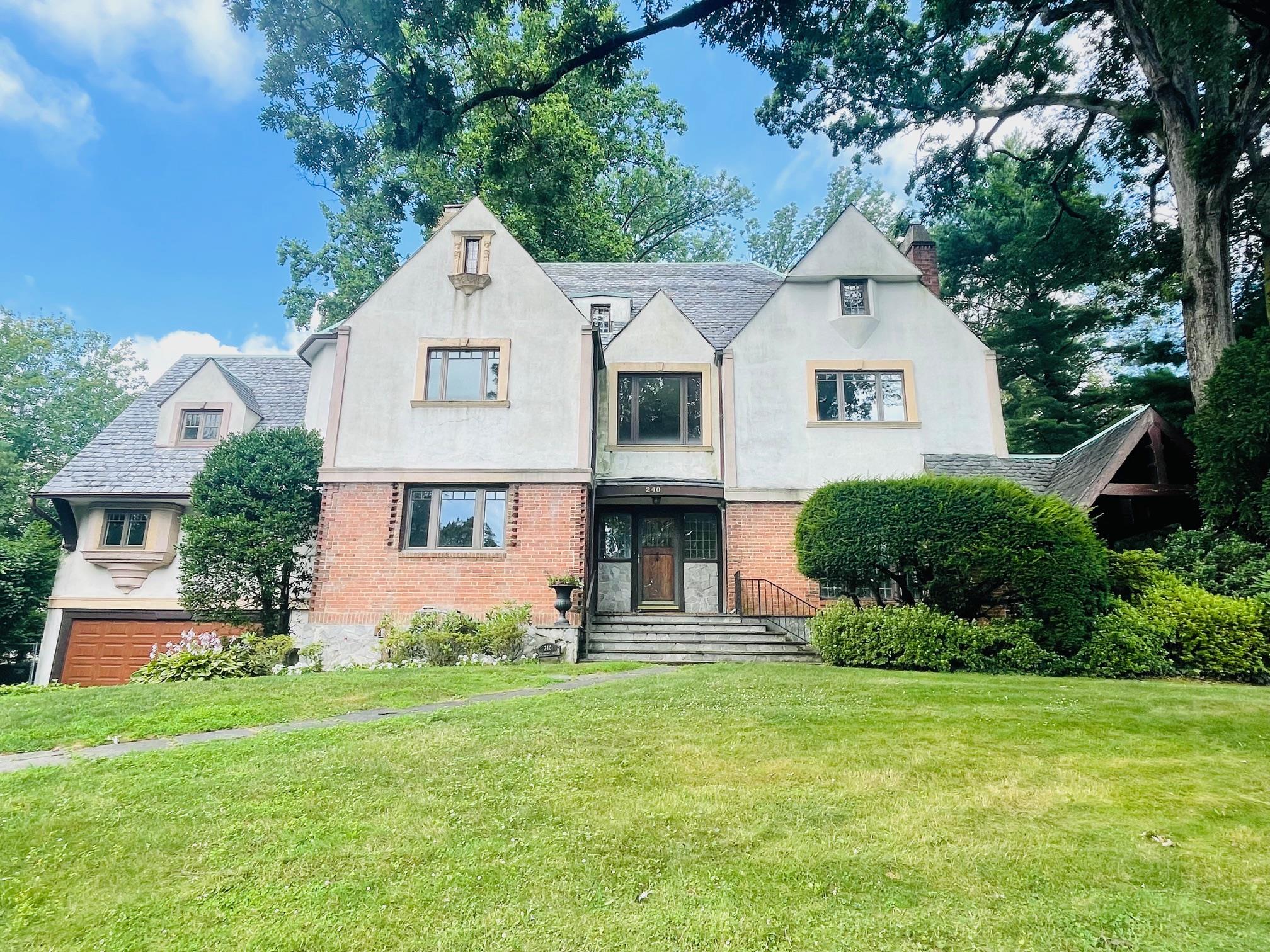 240 Beechmont Drive, New Rochelle, NY 10804