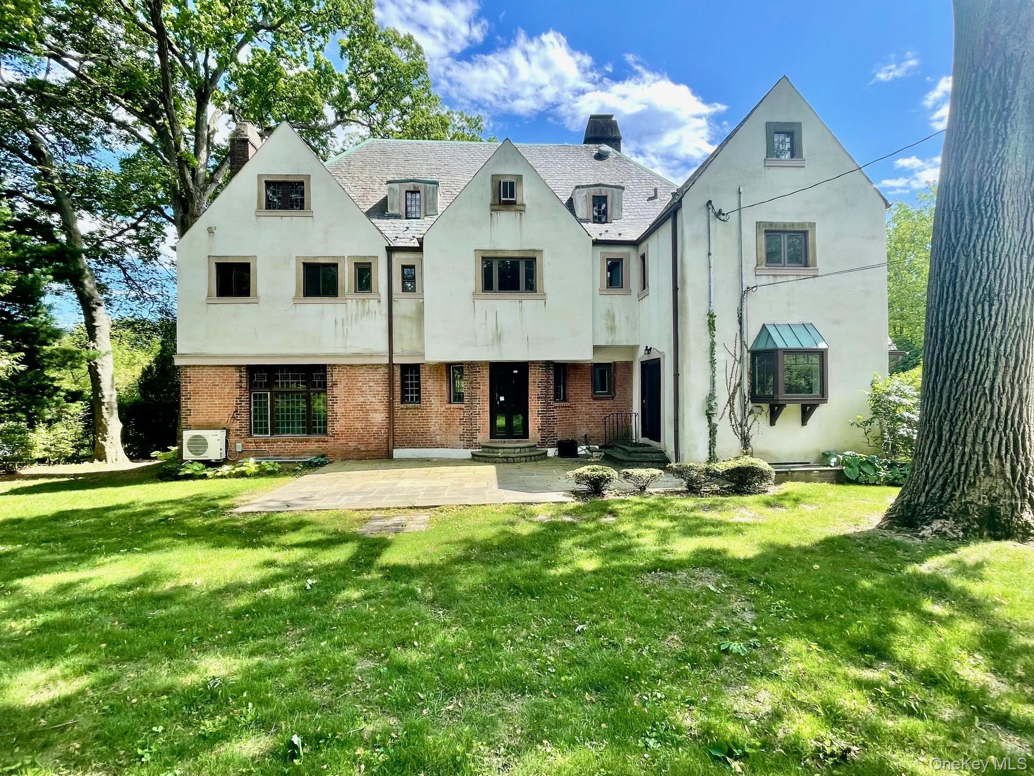 240 Beechmont Drive, New Rochelle, NY 10804