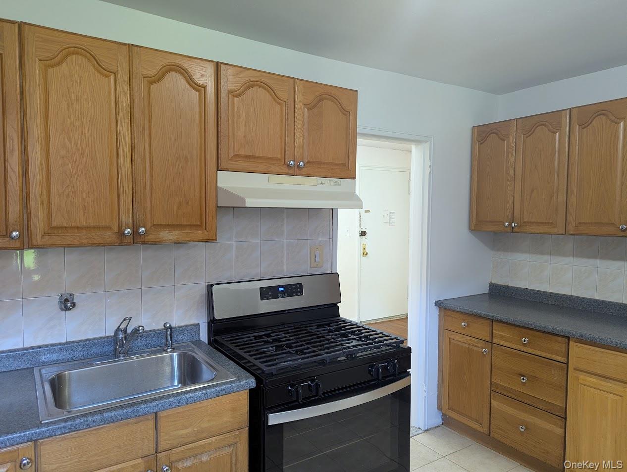 94-31 59 Ave # 4B, Elmhurst, NY 11373