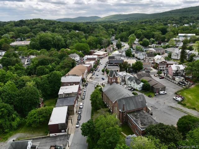 80 Vineyard Avenue, Highland, NY 12528