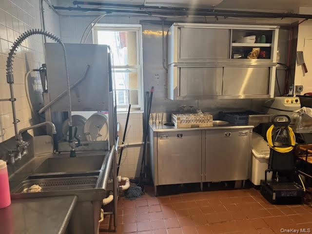 80 Vineyard Avenue, Highland, NY 12528