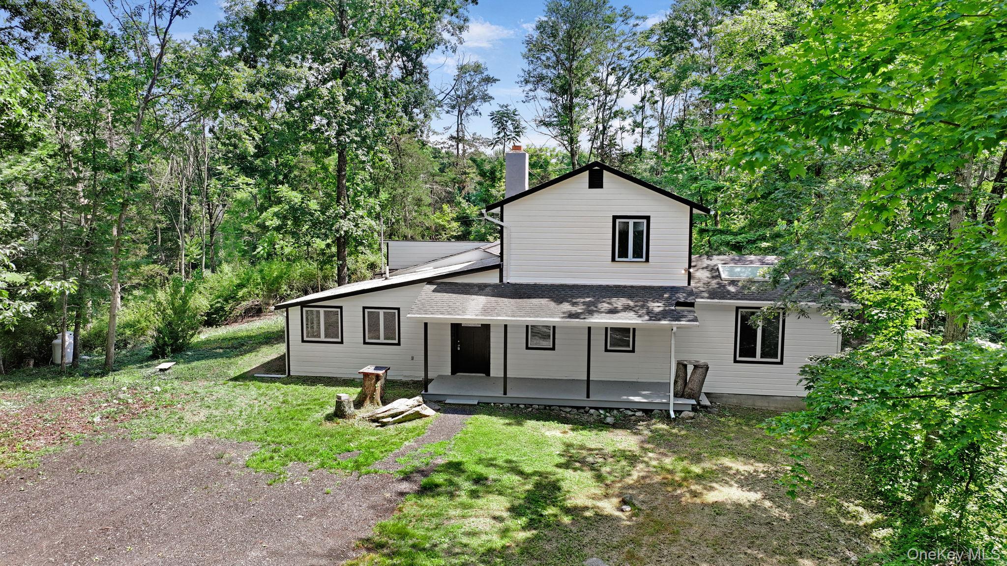 26 Carter Road, Pleasant Valley, NY 12569