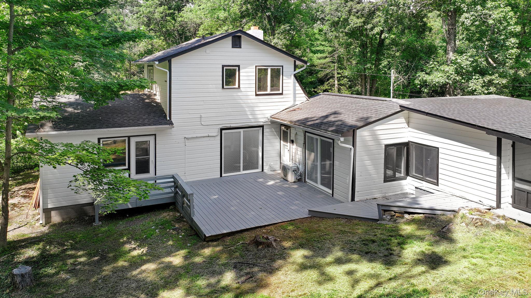 26 Carter Road, Pleasant Valley, NY 12569