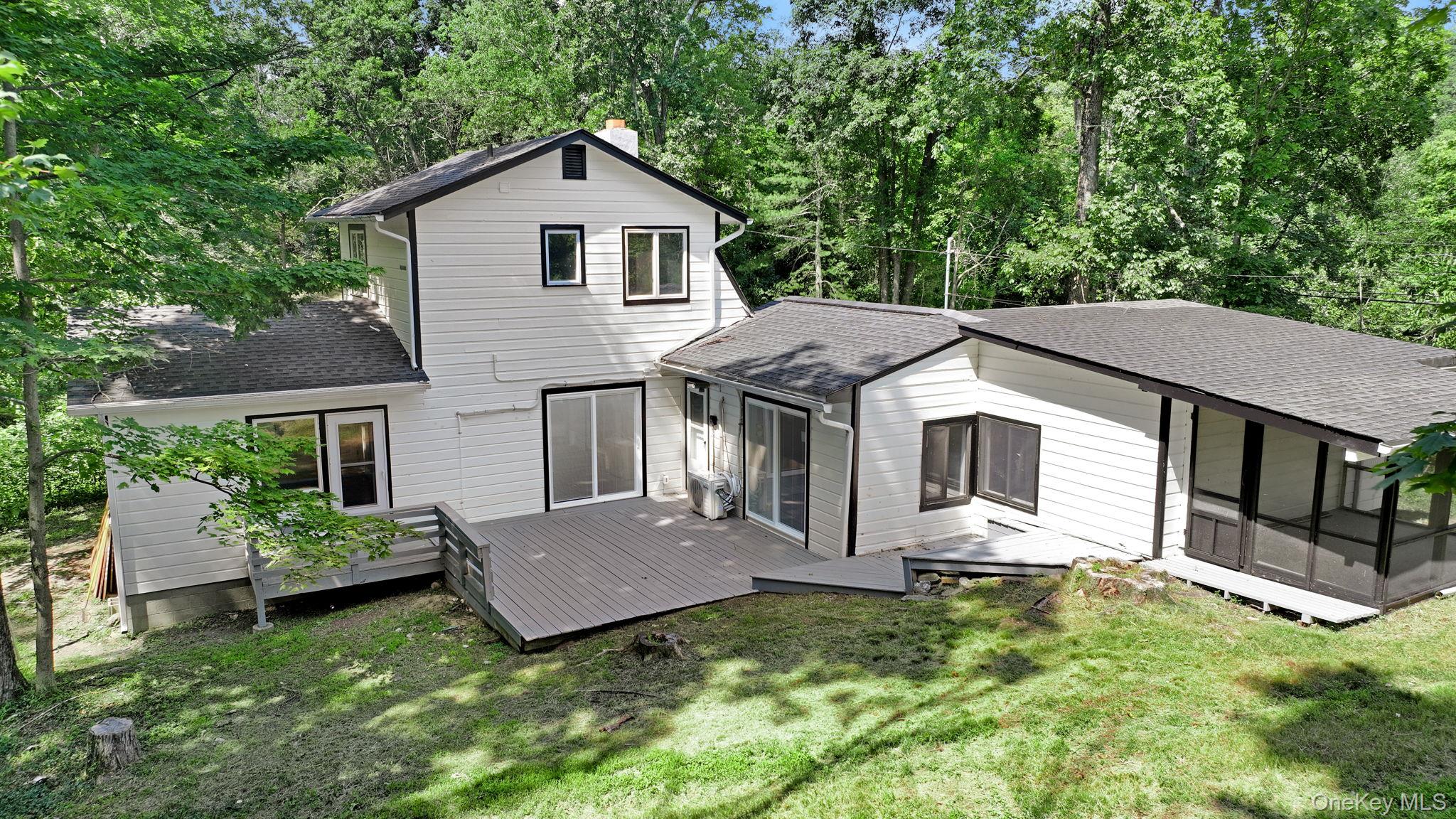 26 Carter Road, Pleasant Valley, NY 12569