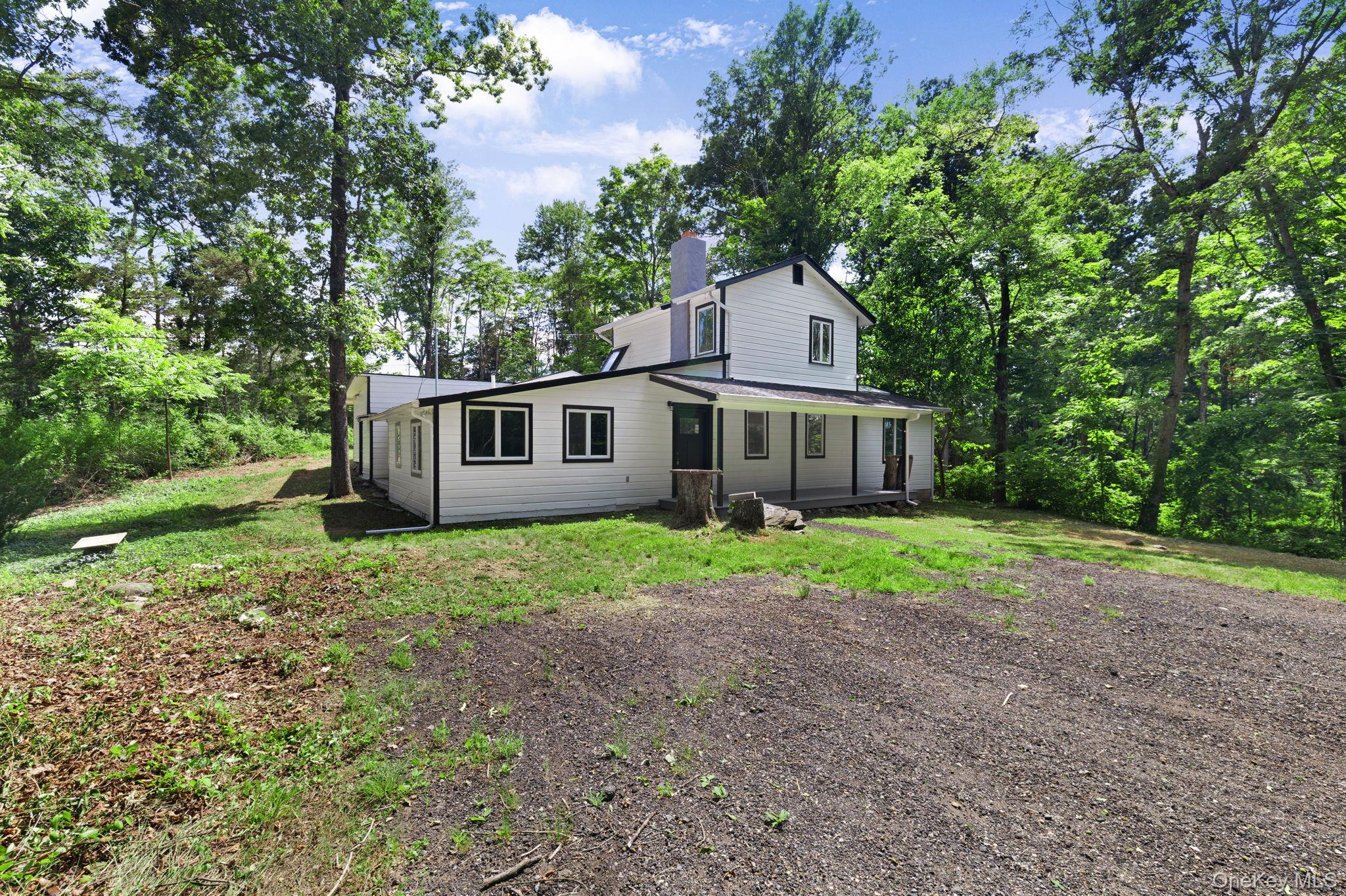 26 Carter Road, Pleasant Valley, NY 12569