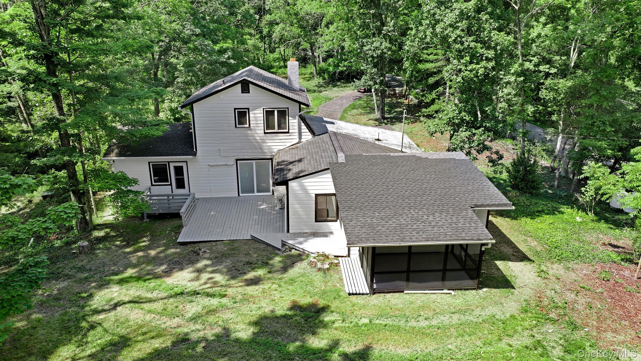 26 Carter Road, Pleasant Valley, NY 12569