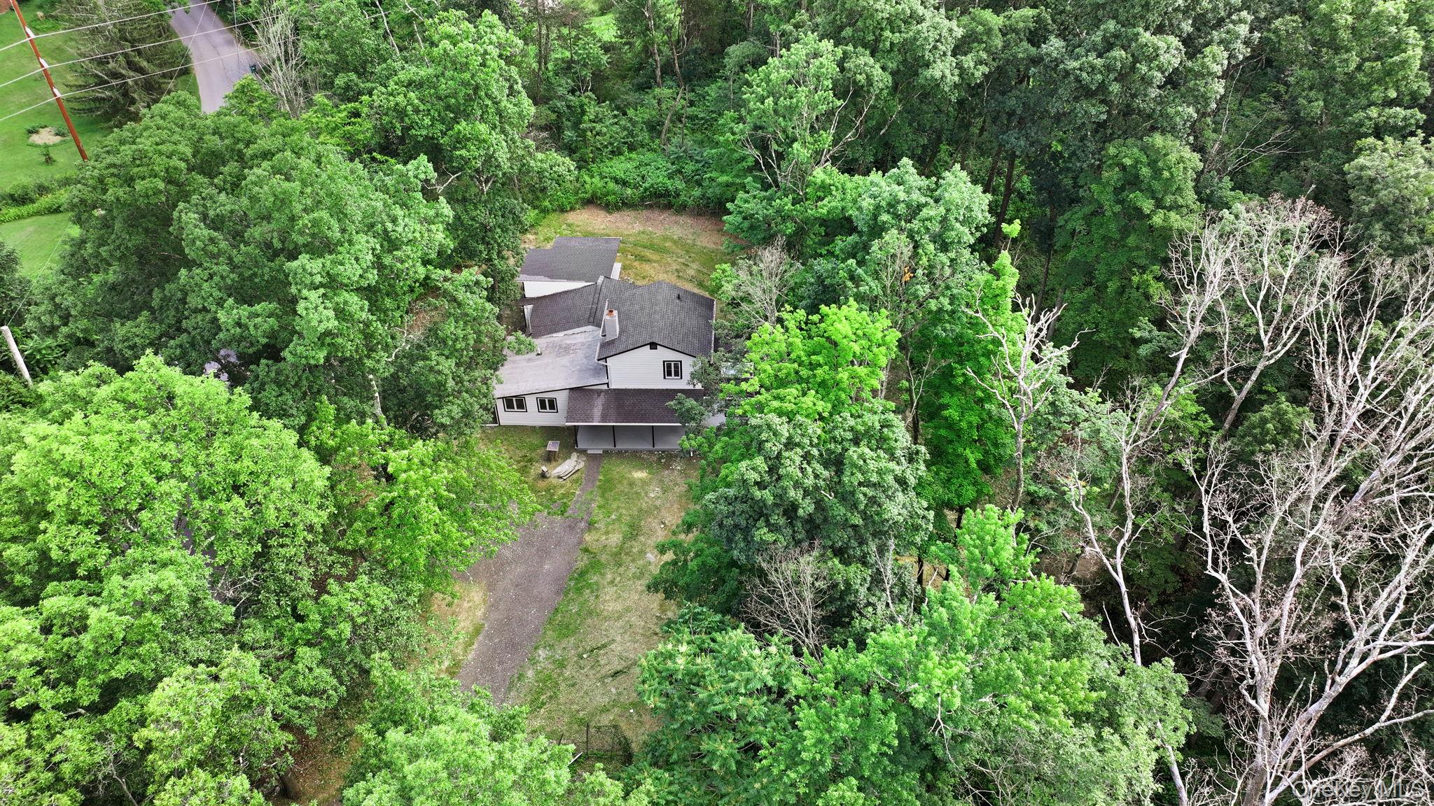 26 Carter Road, Pleasant Valley, NY 12569