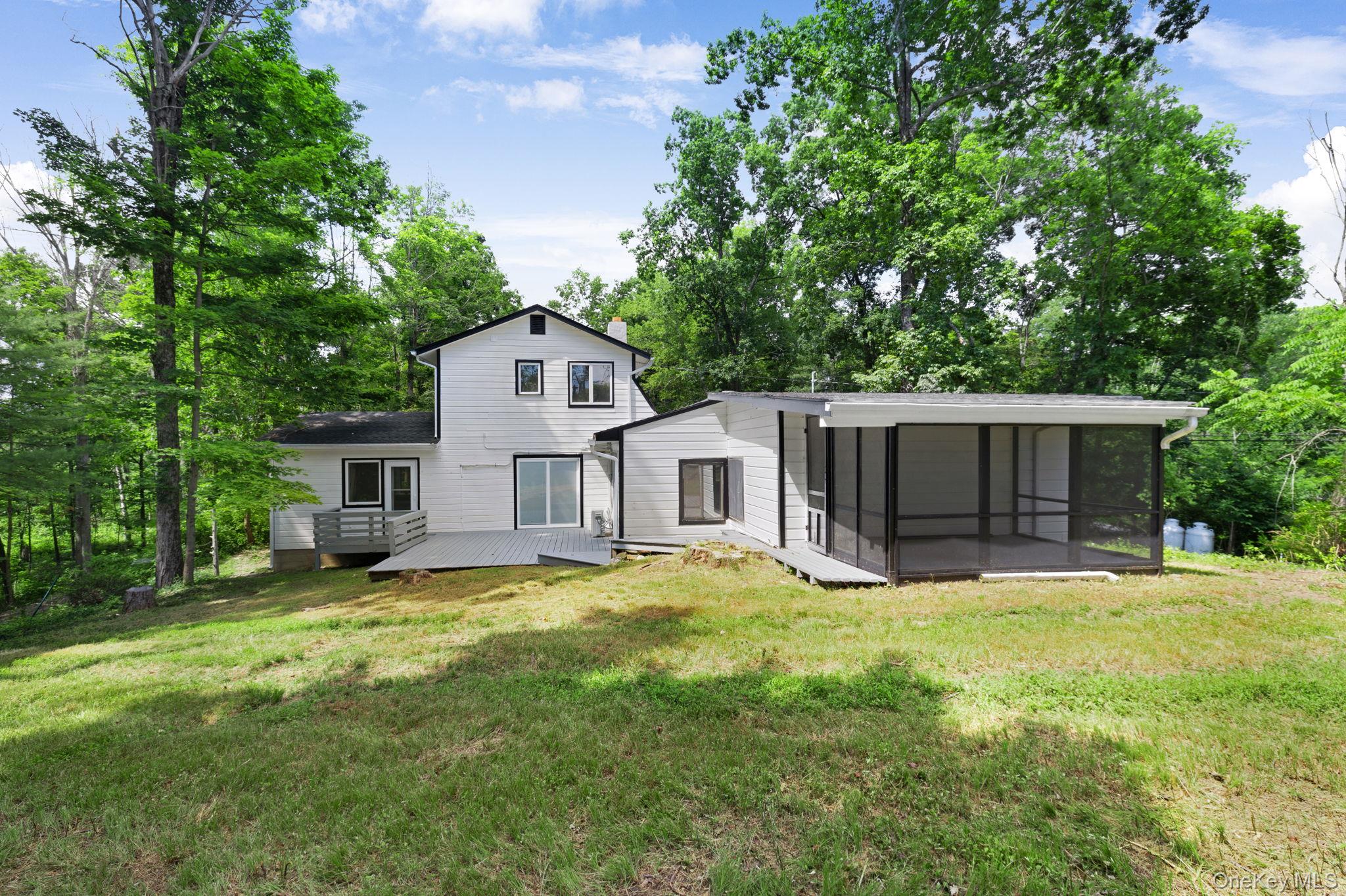 26 Carter Road, Pleasant Valley, NY 12569