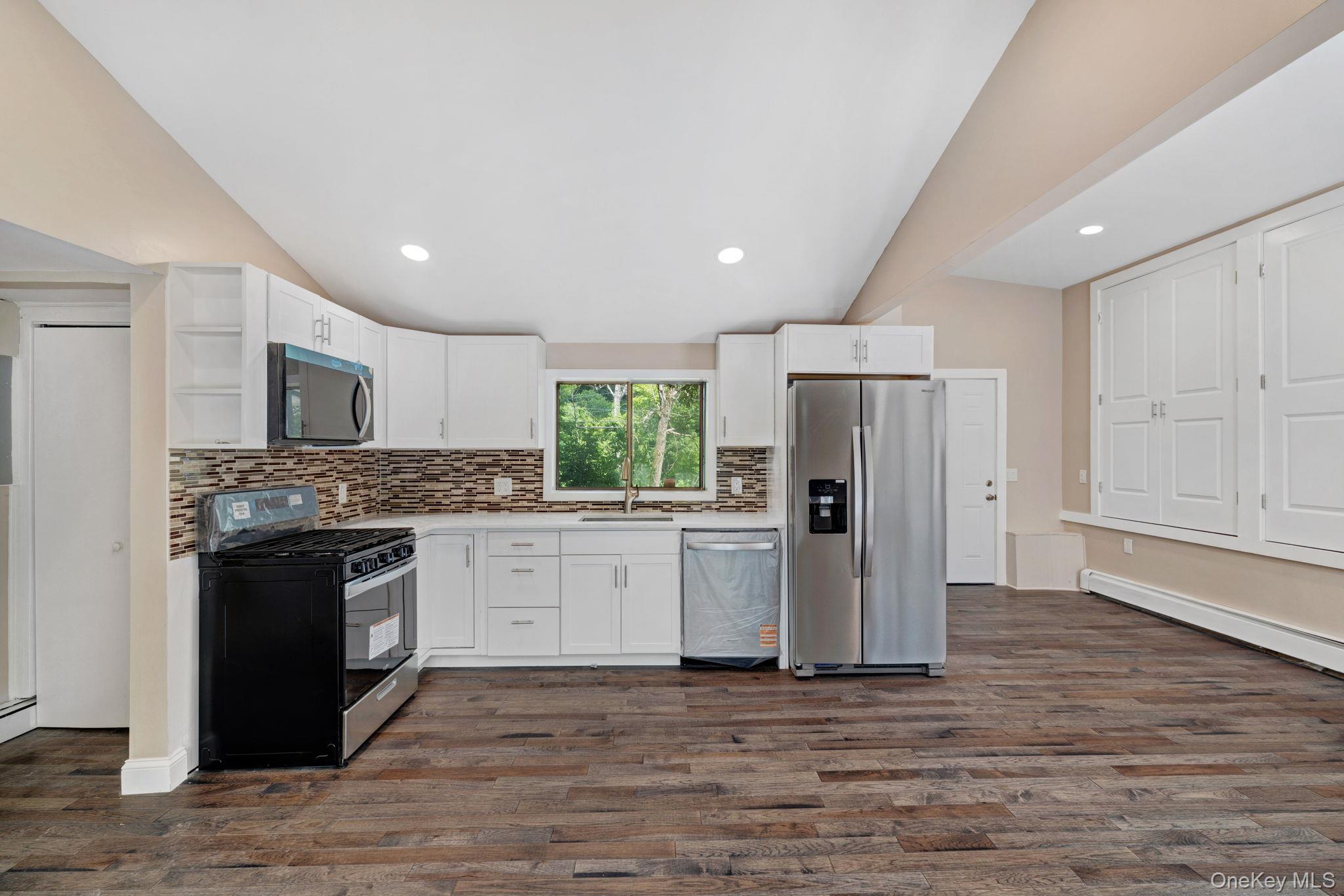 26 Carter Road, Pleasant Valley, NY 12569