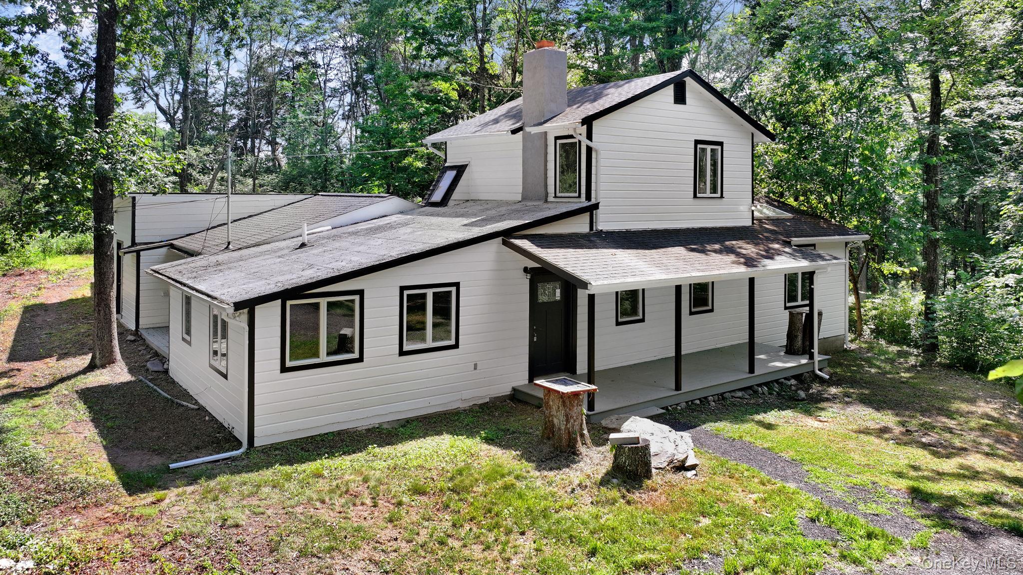 26 Carter Road, Pleasant Valley, NY 12569