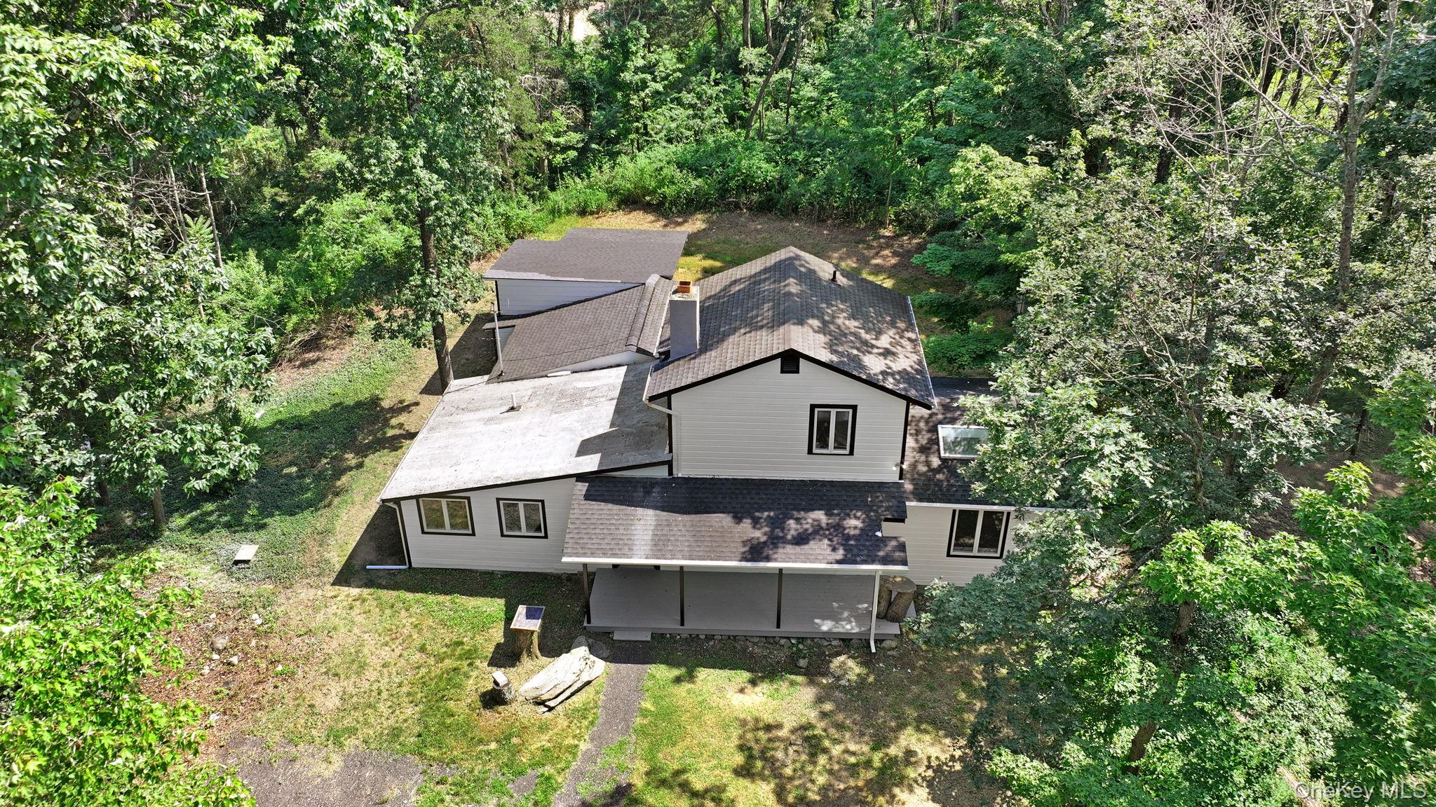 26 Carter Road, Pleasant Valley, NY 12569