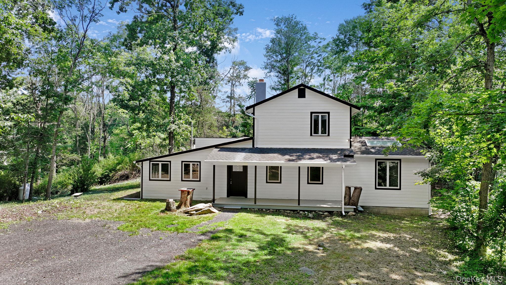 26 Carter Road, Pleasant Valley, NY 12569