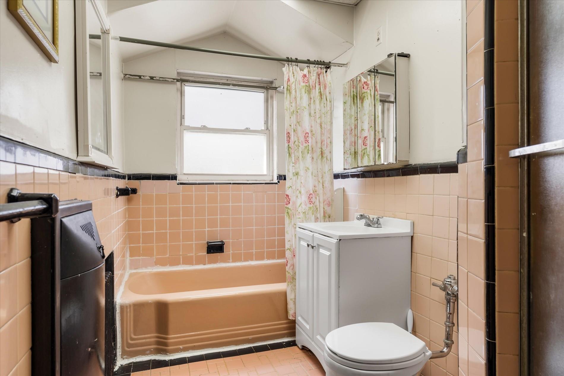 712 E 40th Street, Brooklyn, NY 11210