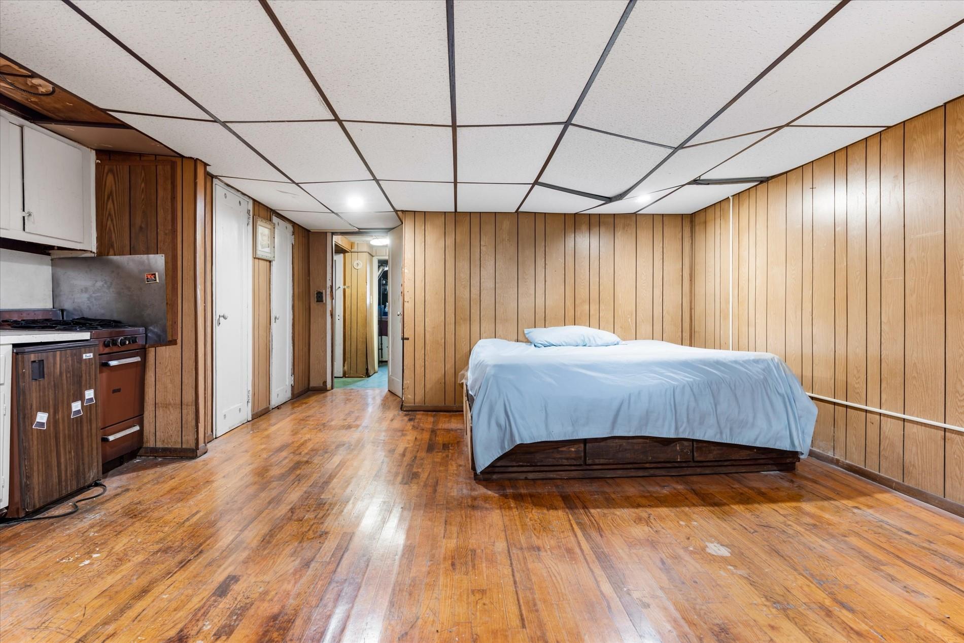 712 E 40th Street, Brooklyn, NY 11210