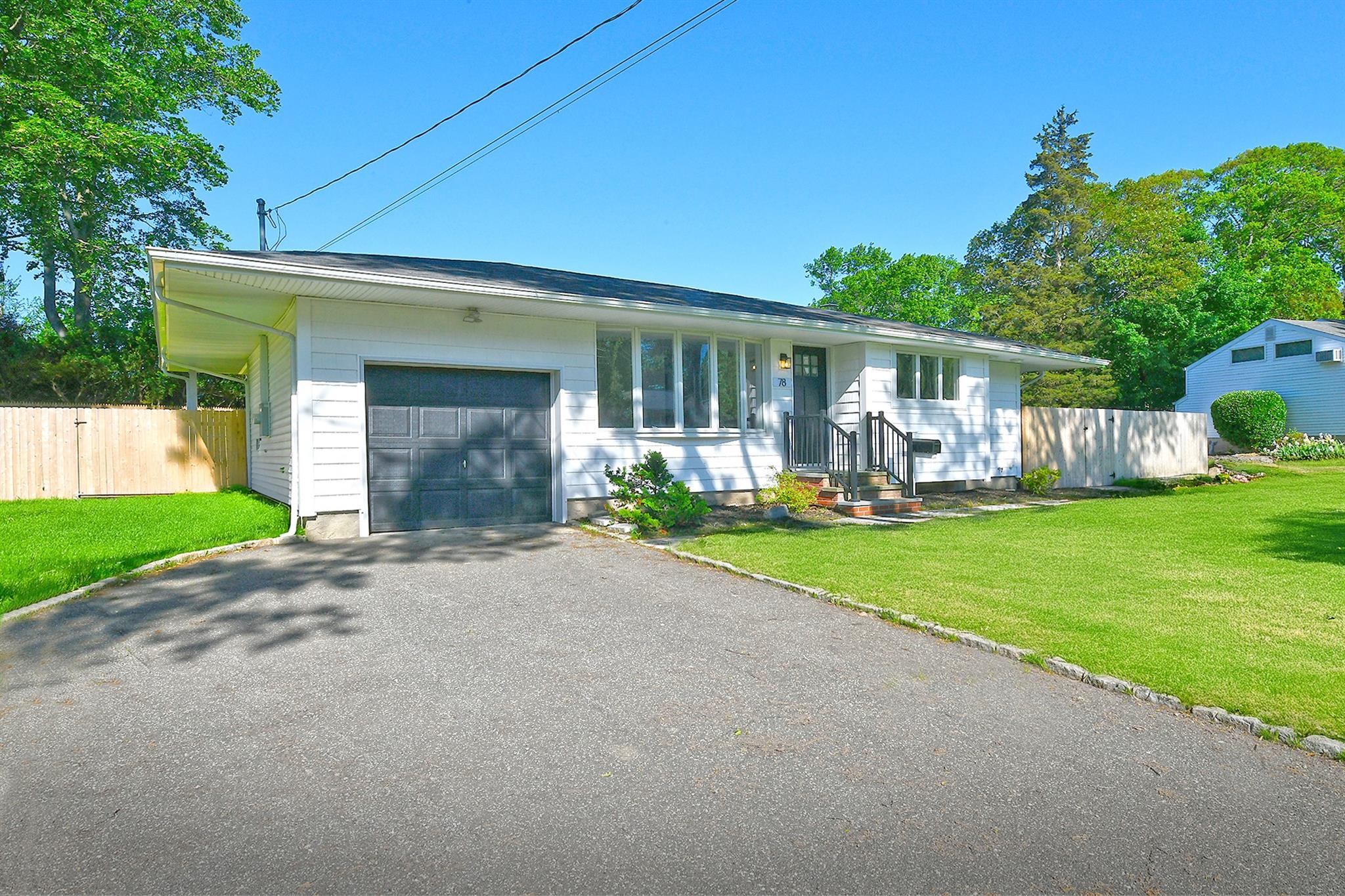 78 Hedgerow Lane, Commack, NY 11725