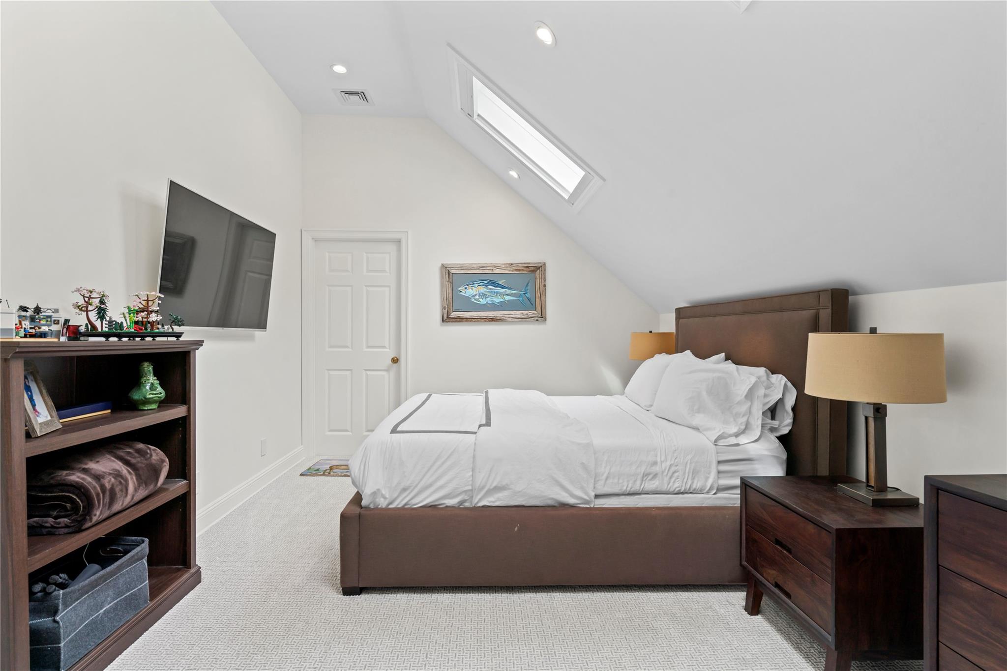 18 Matinecock Farms Road, Glen Cove, NY 11542