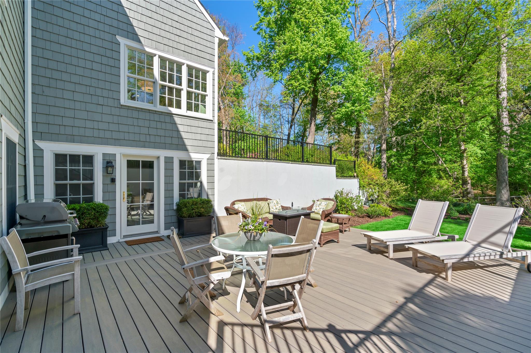 18 Matinecock Farms Road, Glen Cove, NY 11542