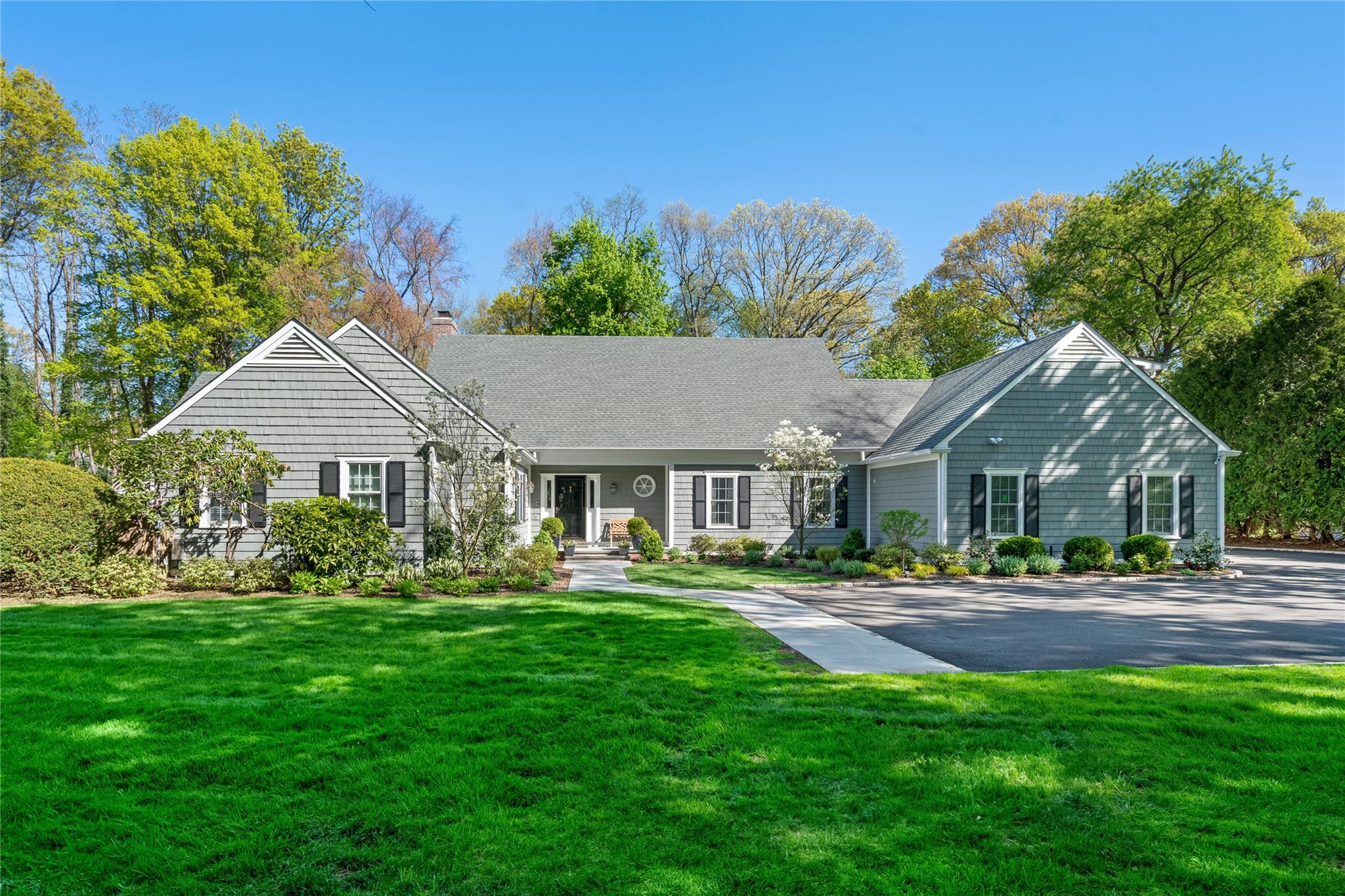 18 Matinecock Farms Road, Glen Cove, NY 11542