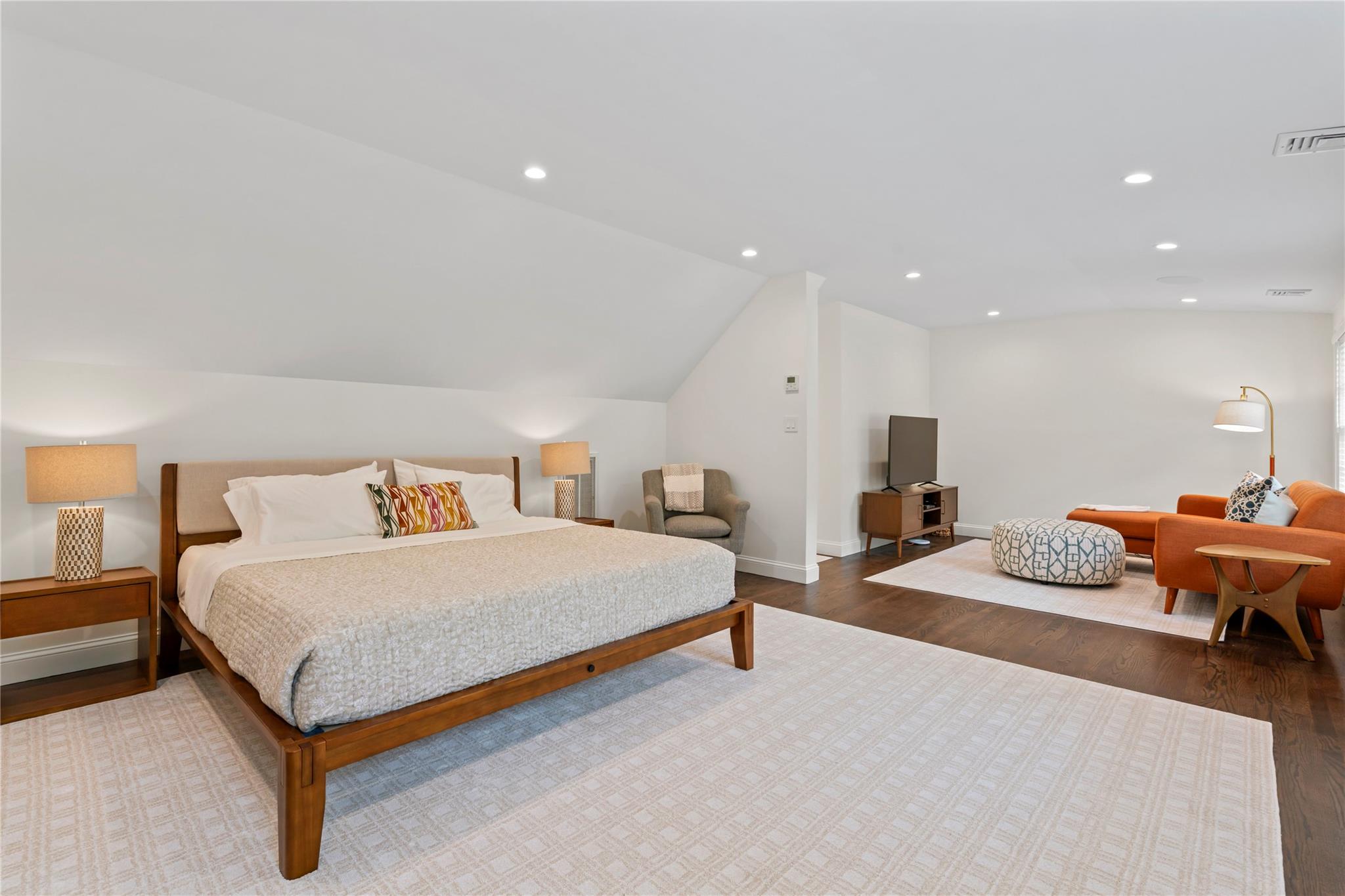 18 Matinecock Farms Road, Glen Cove, NY 11542