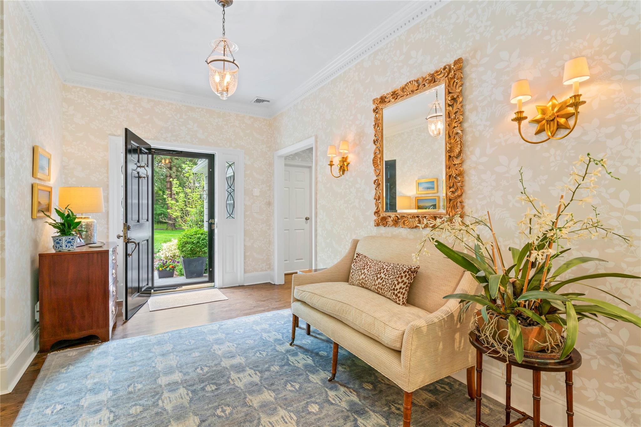 18 Matinecock Farms Road, Glen Cove, NY 11542