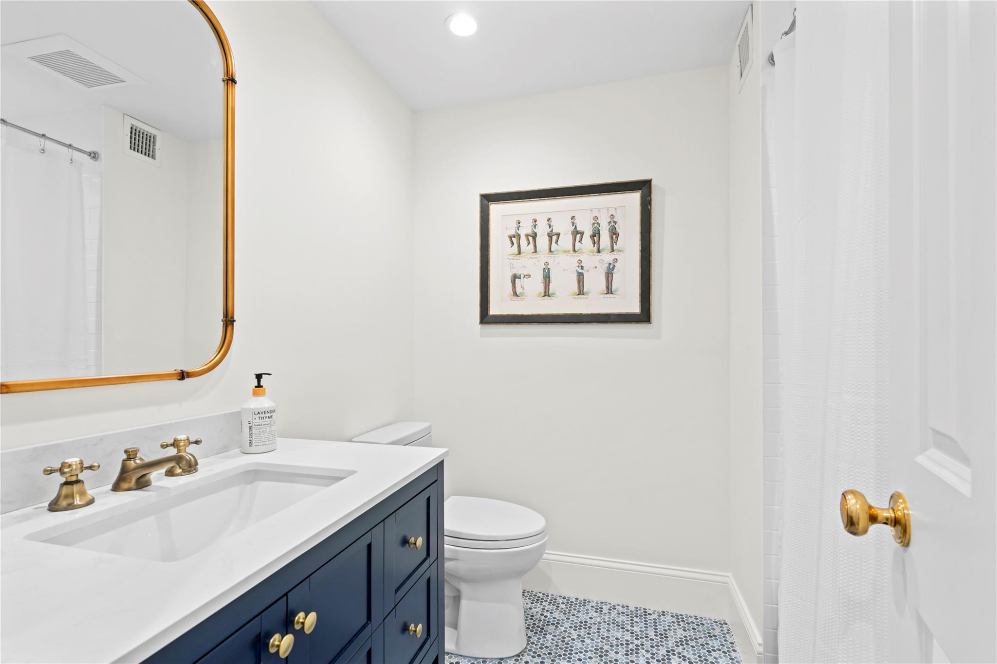 18 Matinecock Farms Road, Glen Cove, NY 11542